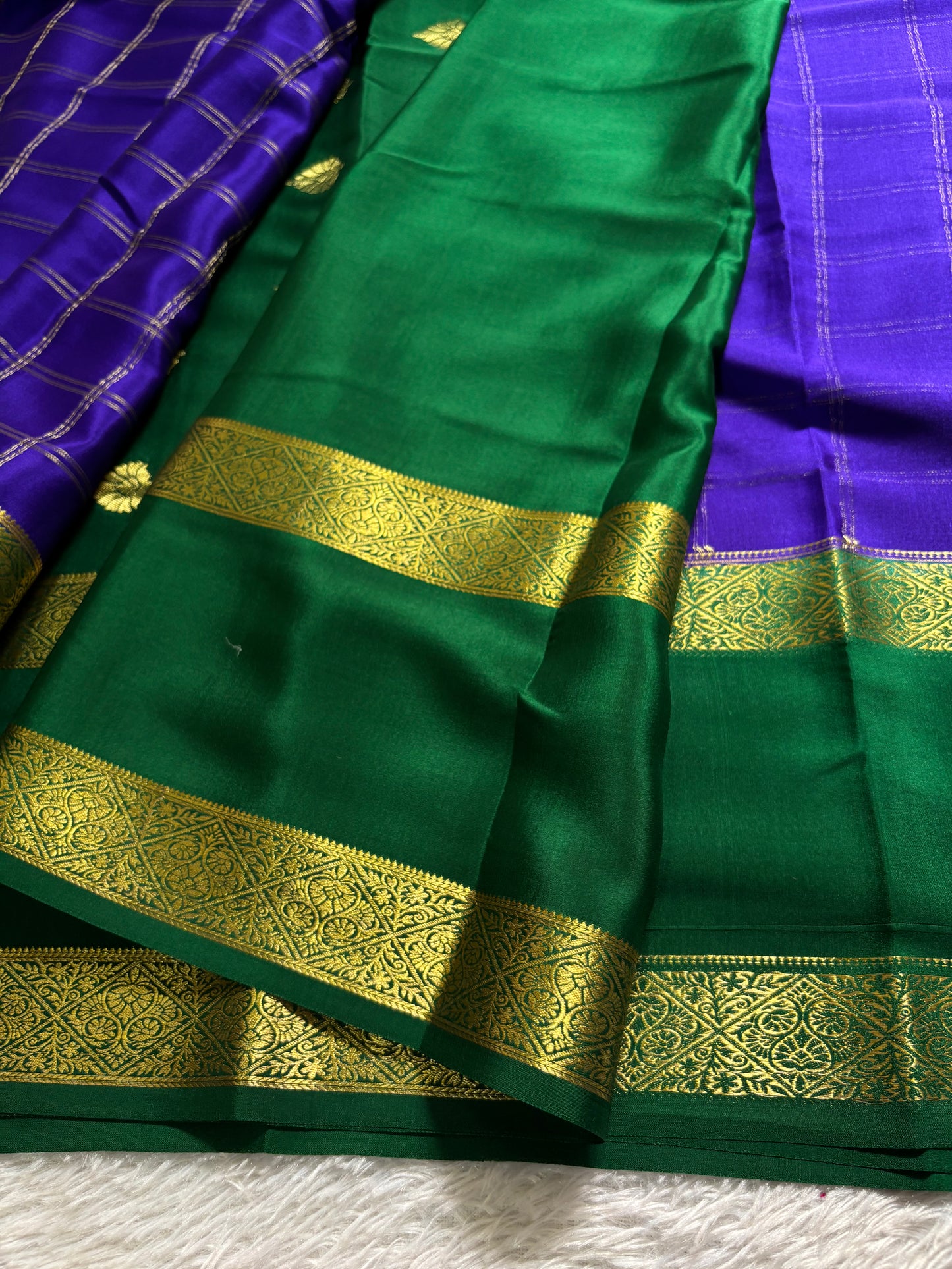 Vasudha (2D) : Violet blue-bottle green