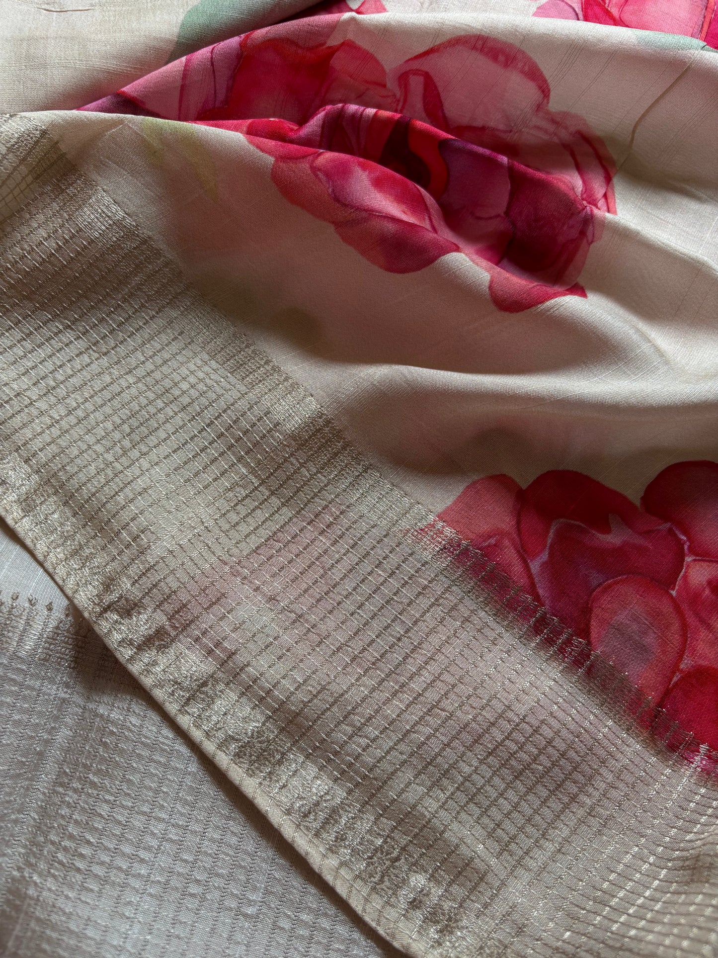 SS119 : Printed Off white-pink