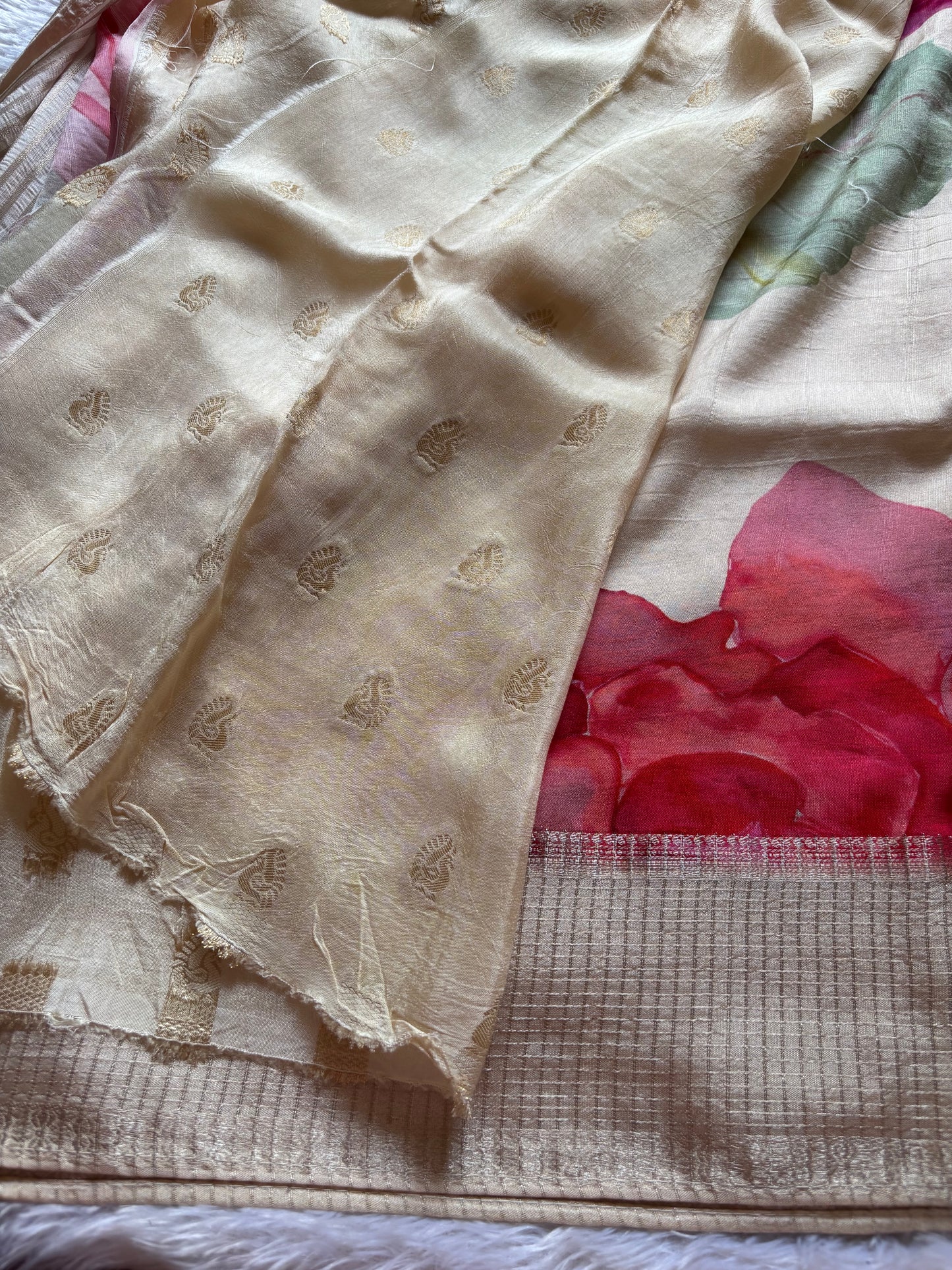 SS119 : Printed Off white-pink