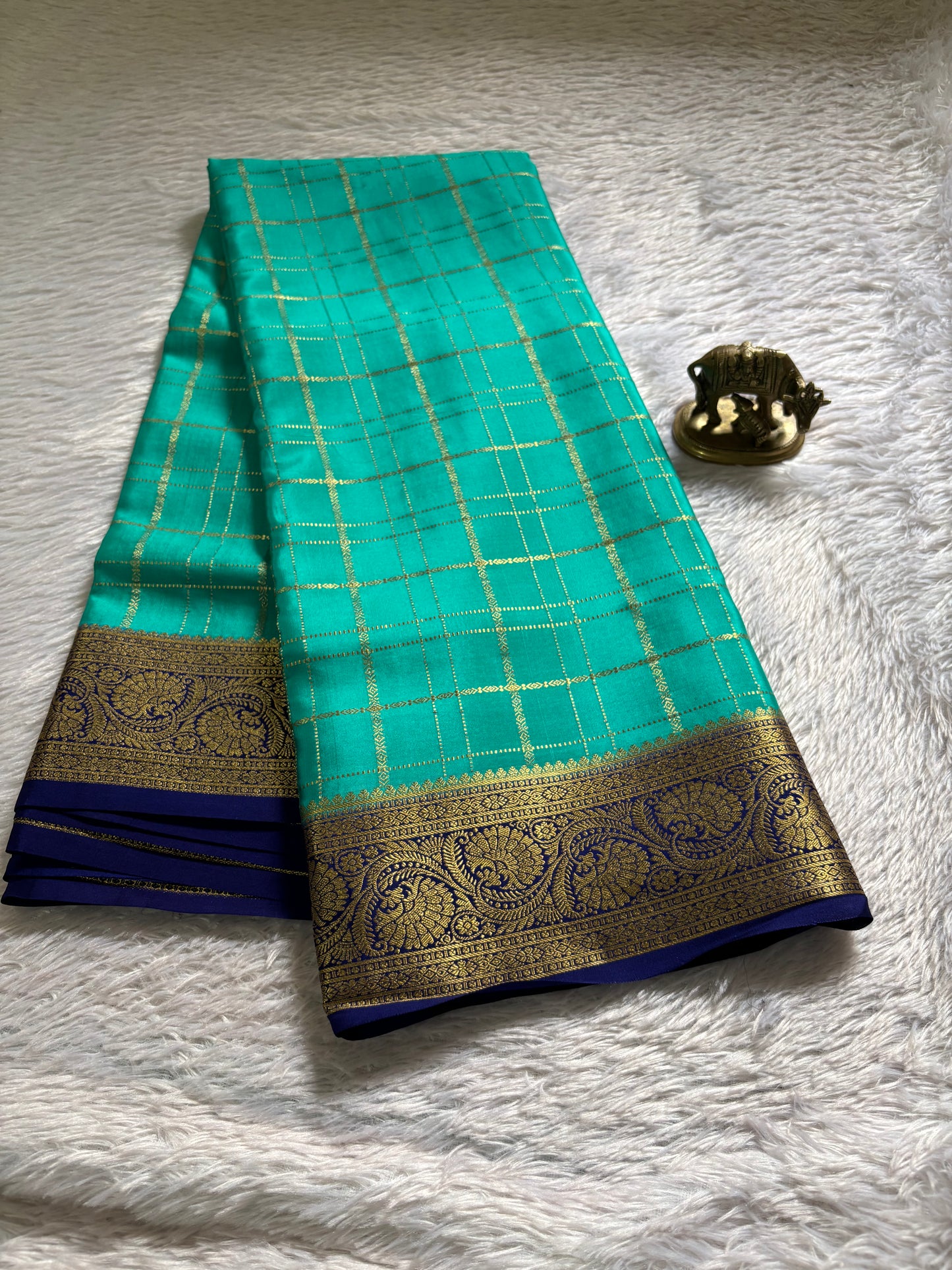 Kusuma (2D) Turquoise-navy blue