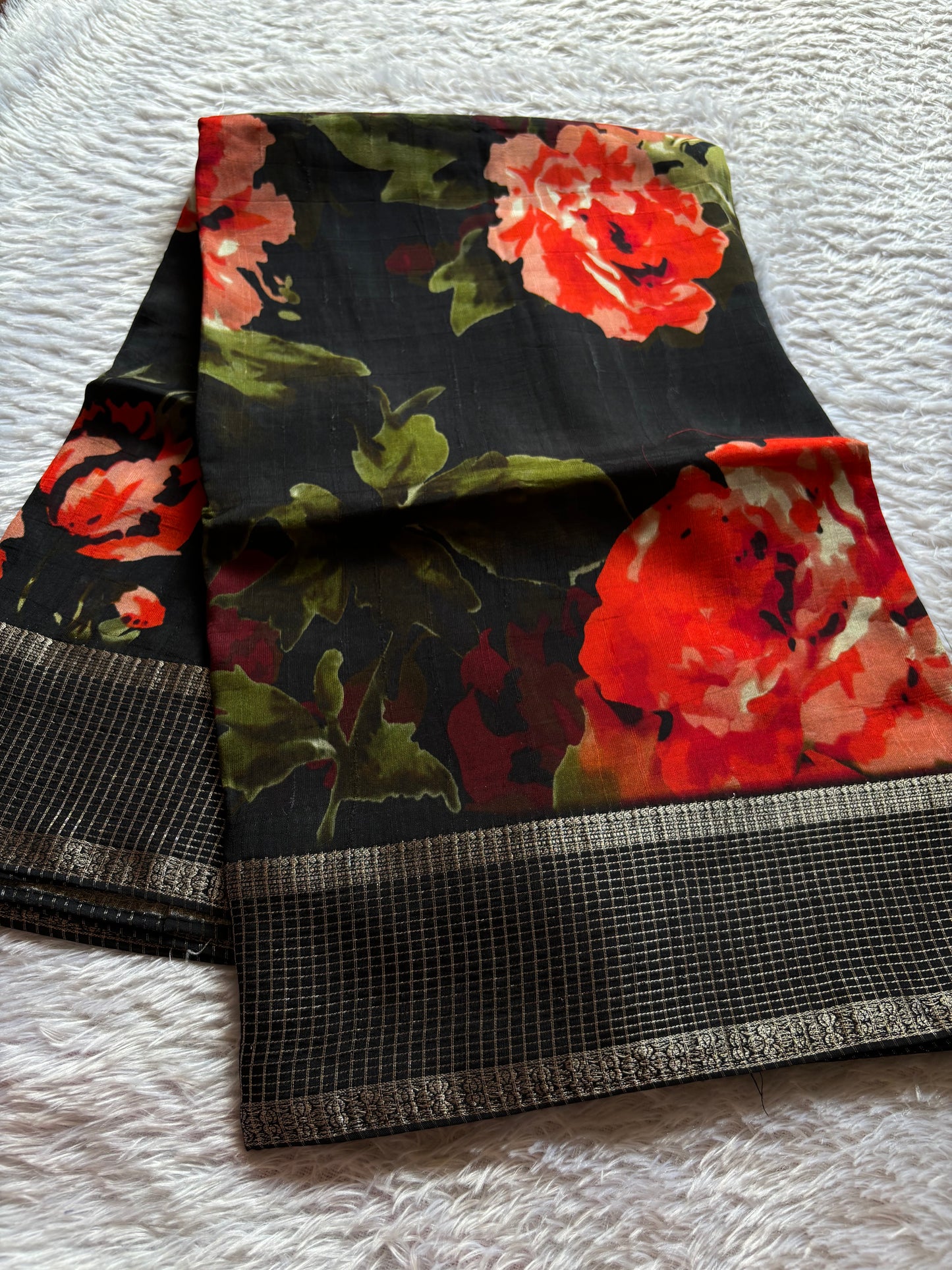 SS119 : Printed Black-red