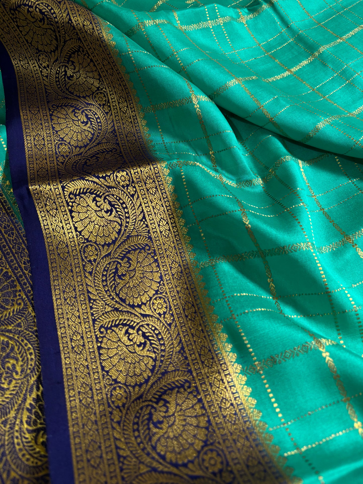 Kusuma (2D) Turquoise-navy blue