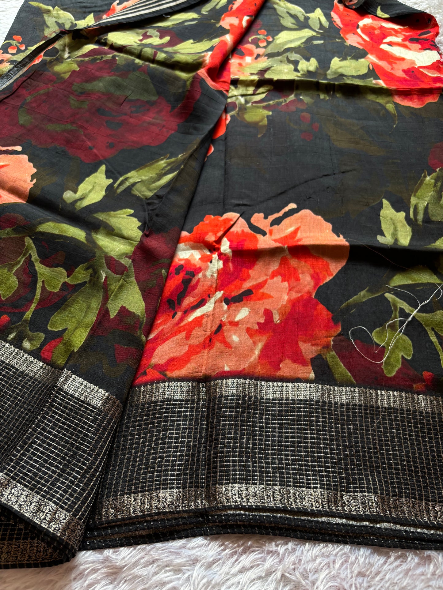 SS119 : Printed Black-red