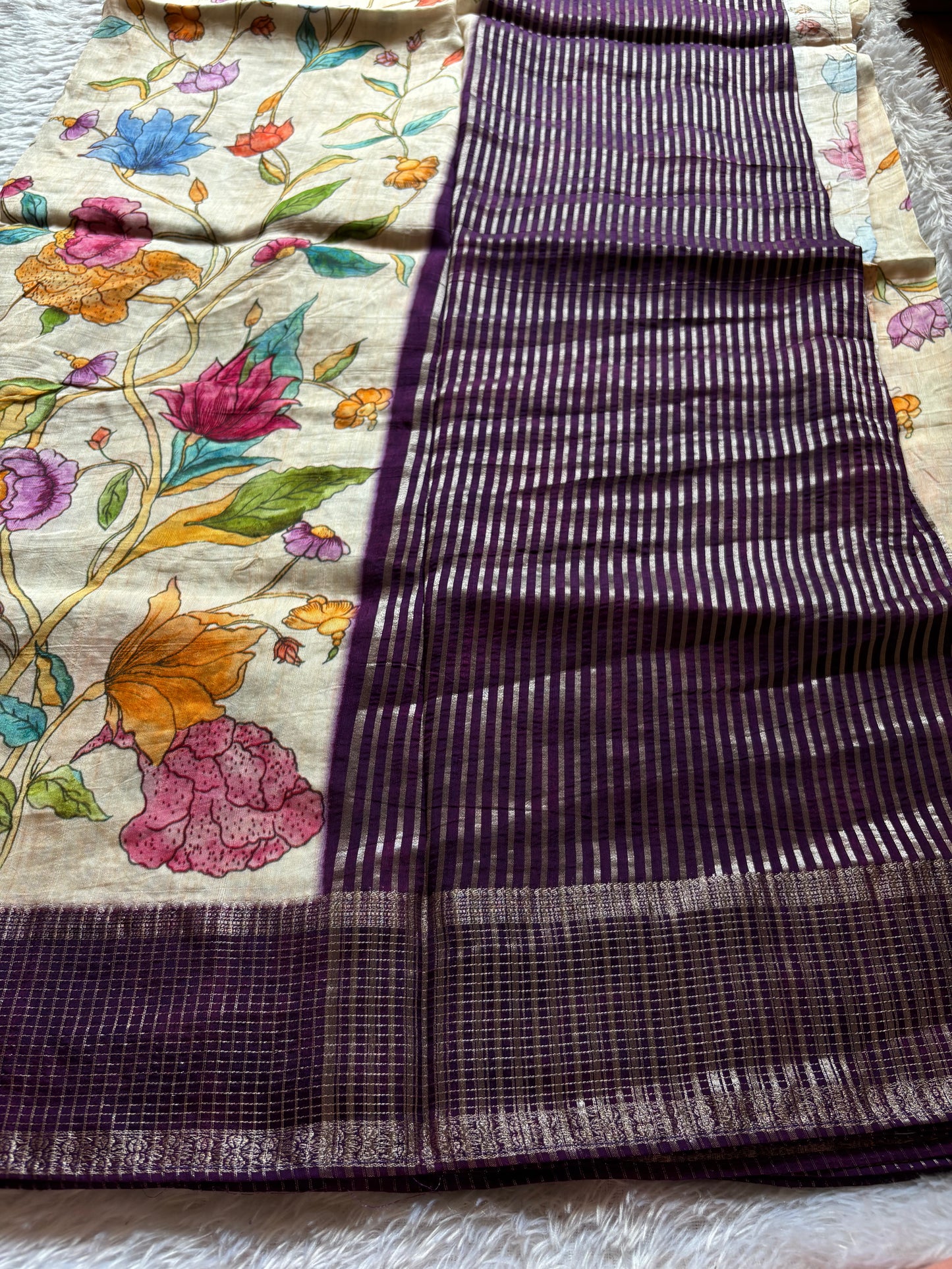 SS119 : Printed Off white-dark purple