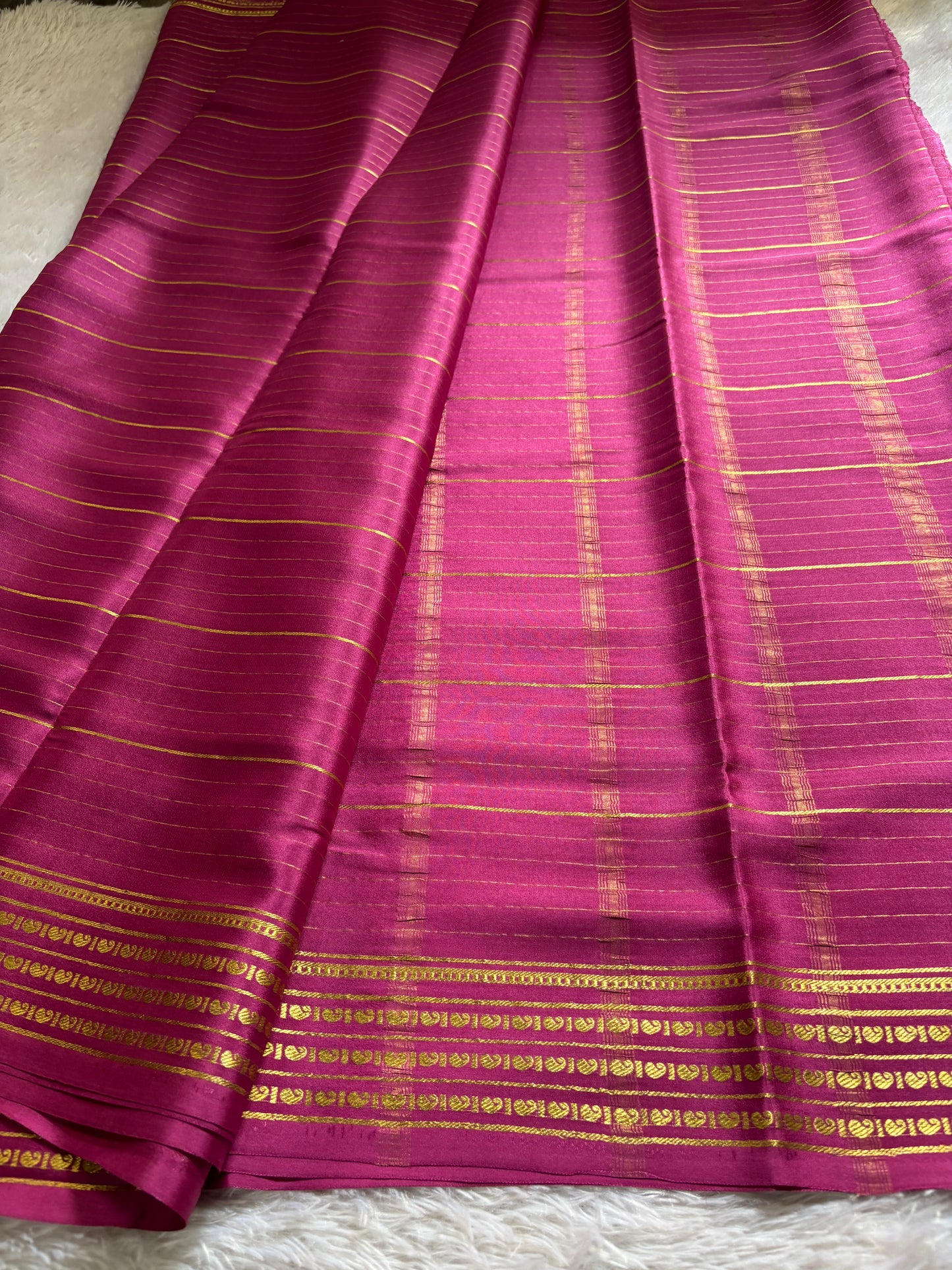 Meghana : Solid Magenta pink