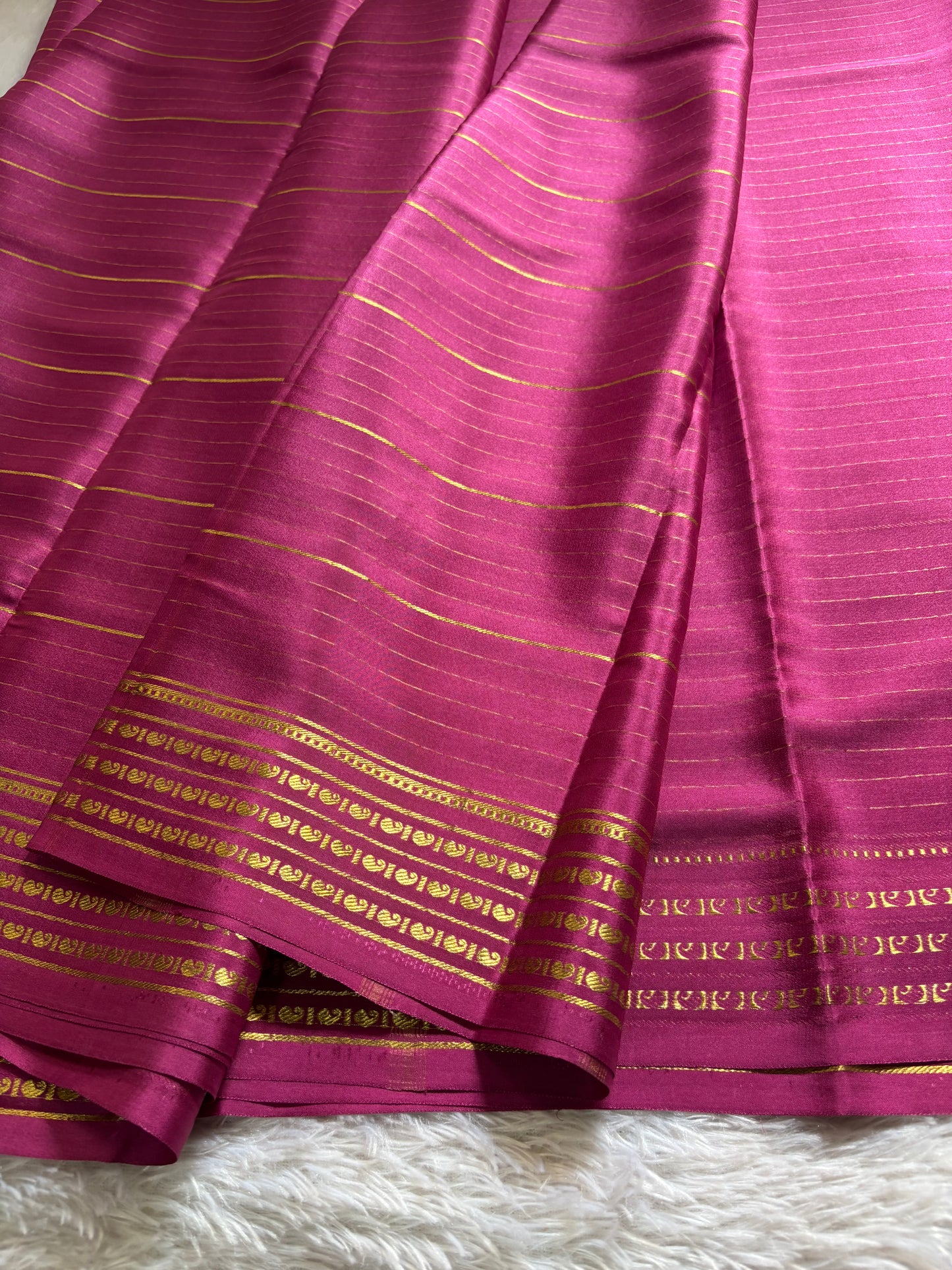 Meghana : Solid Magenta pink