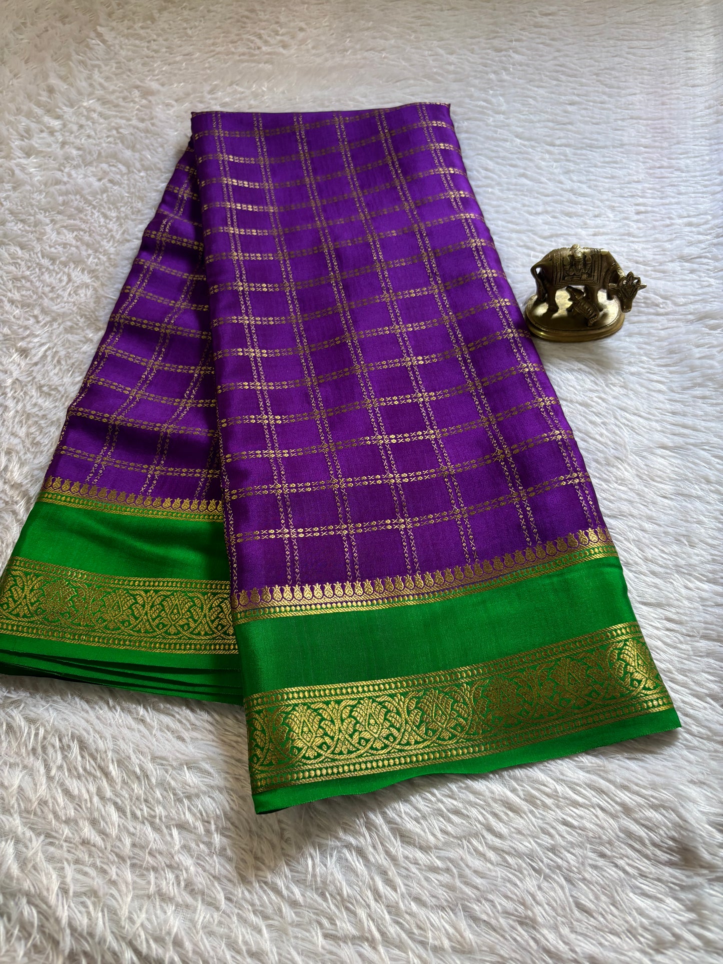 Saroja (2D) : Purple-leaf green