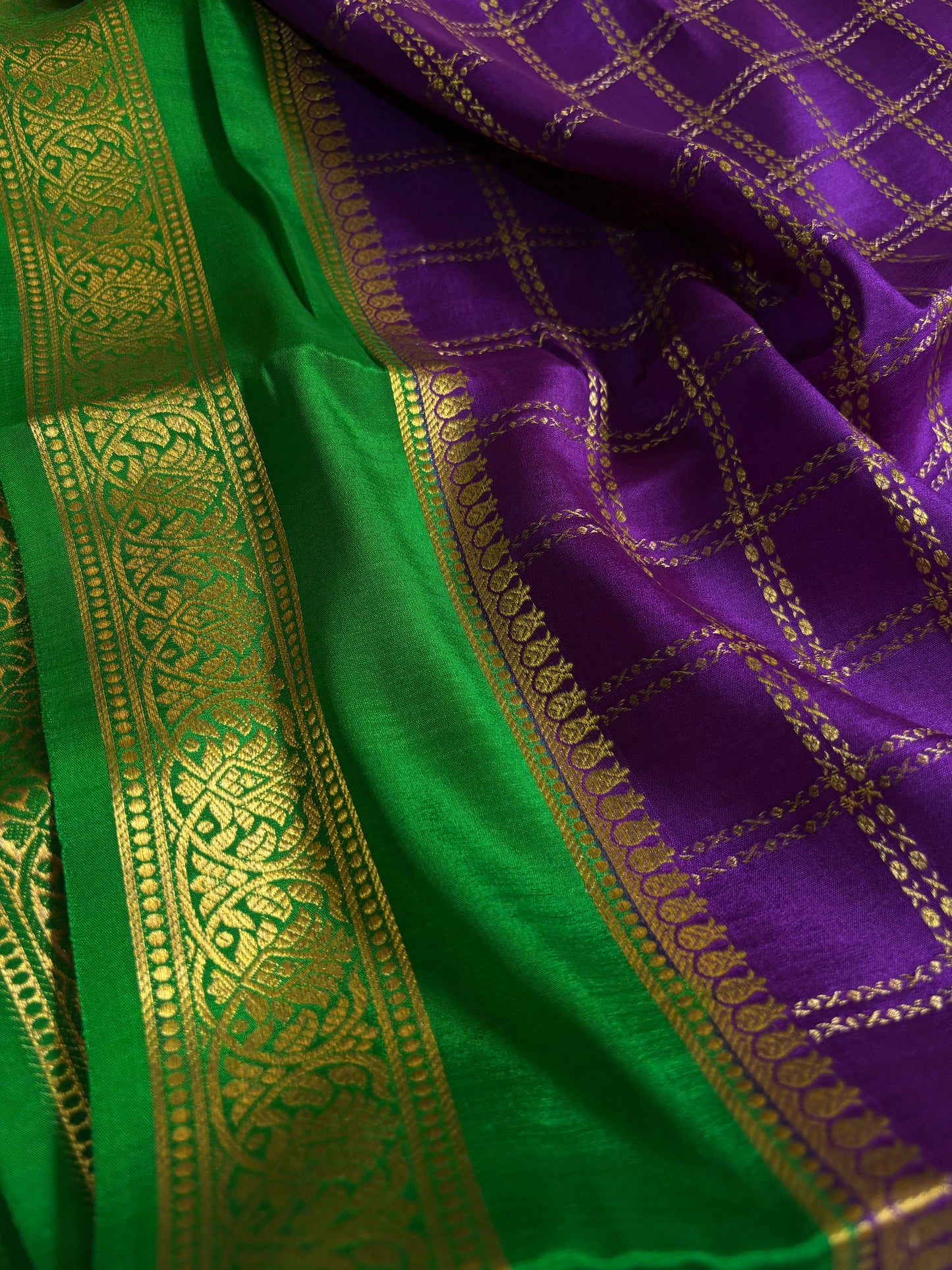 Saroja (2D) : Purple-leaf green