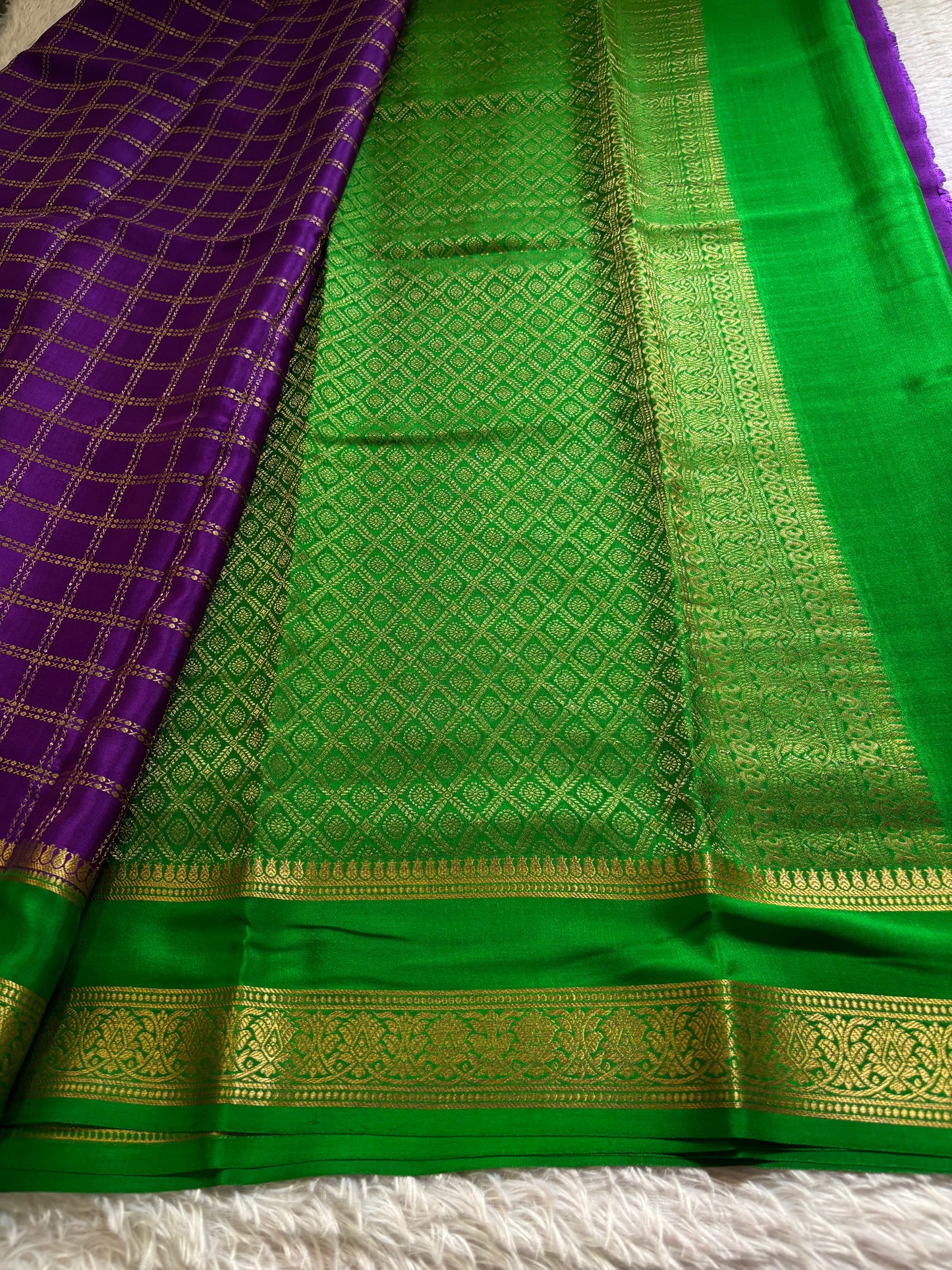 Saroja (2D) : Purple-leaf green