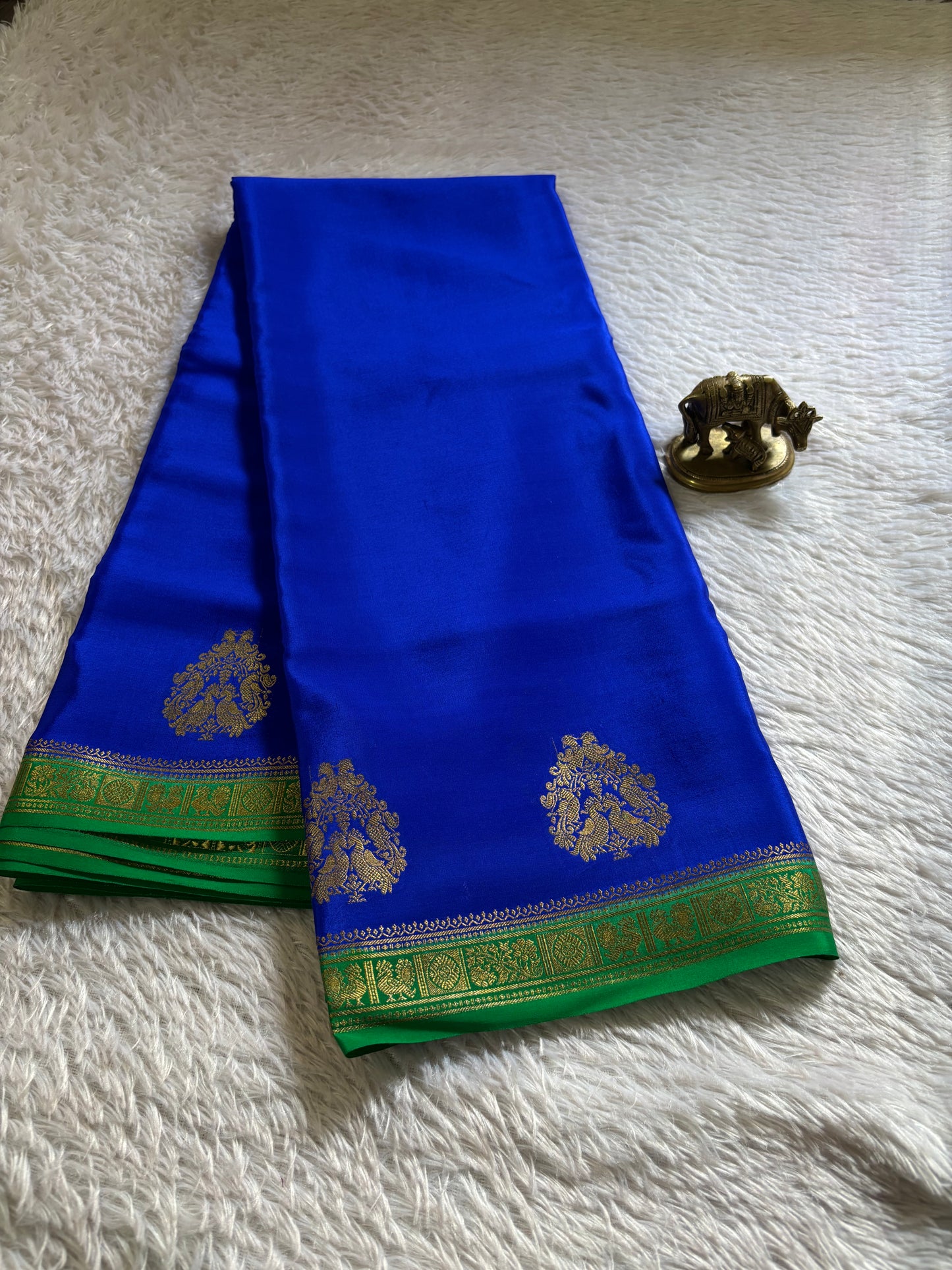 Pragathi (2D) : Royal blue-leaf green
