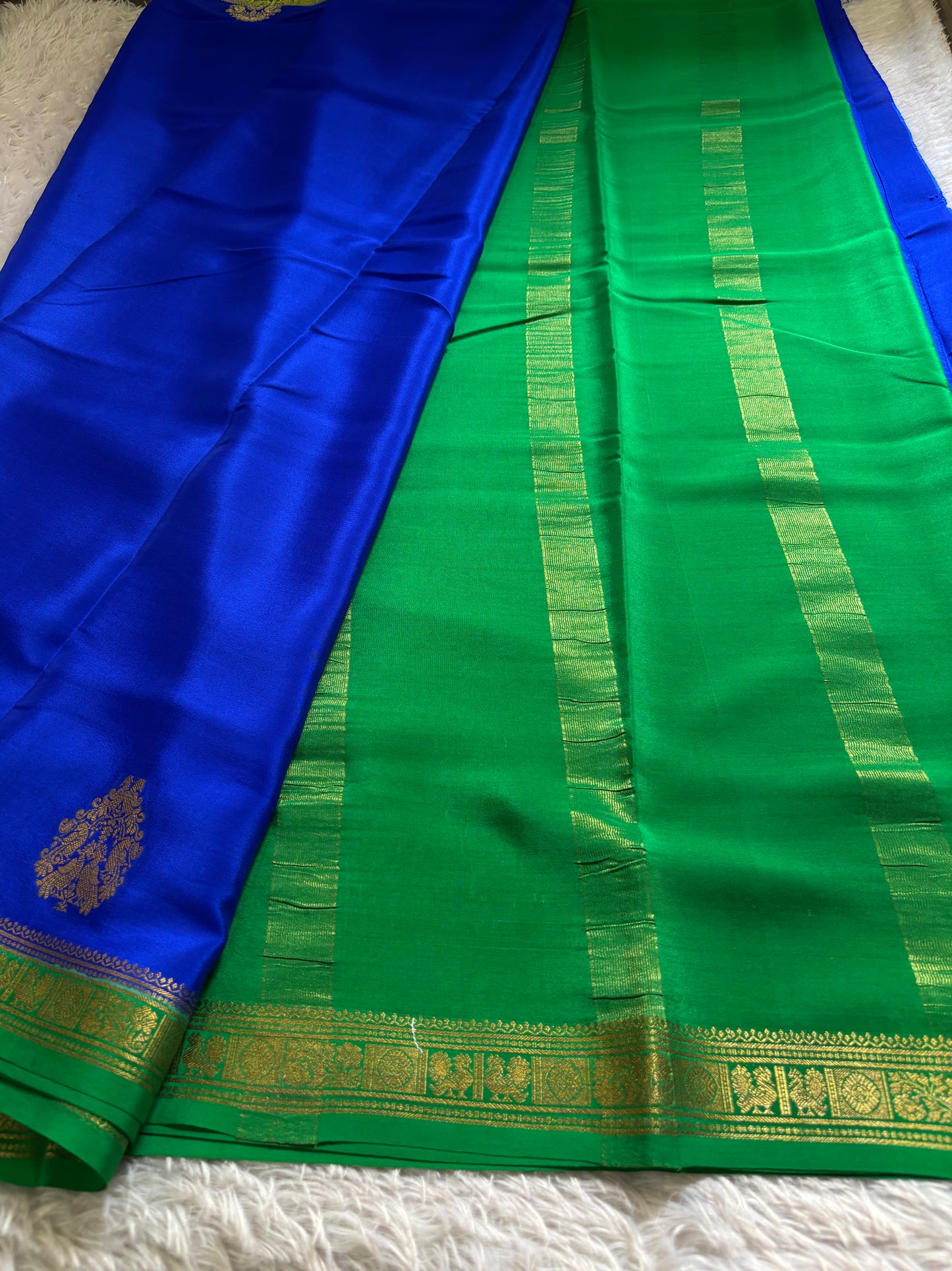 Pragathi (2D) : Royal blue-leaf green