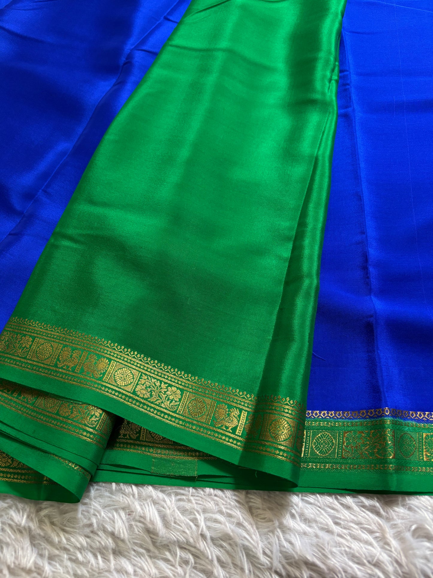 Pragathi (2D) : Royal blue-leaf green