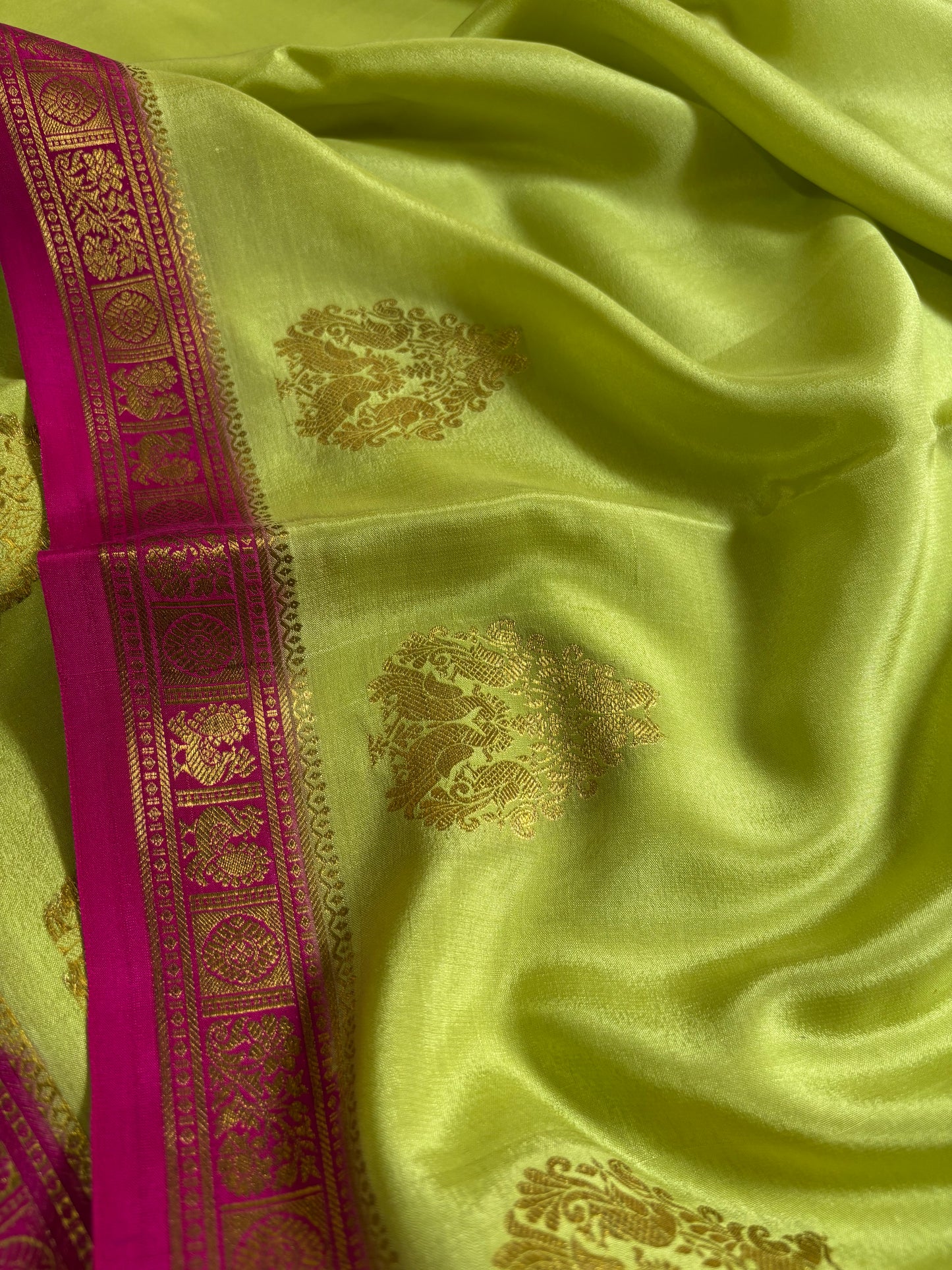 Pragathi (2D) : Pista green-rani pink