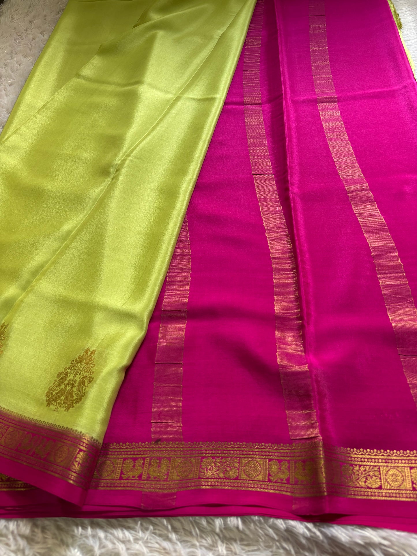 Pragathi (2D) : Pista green-rani pink