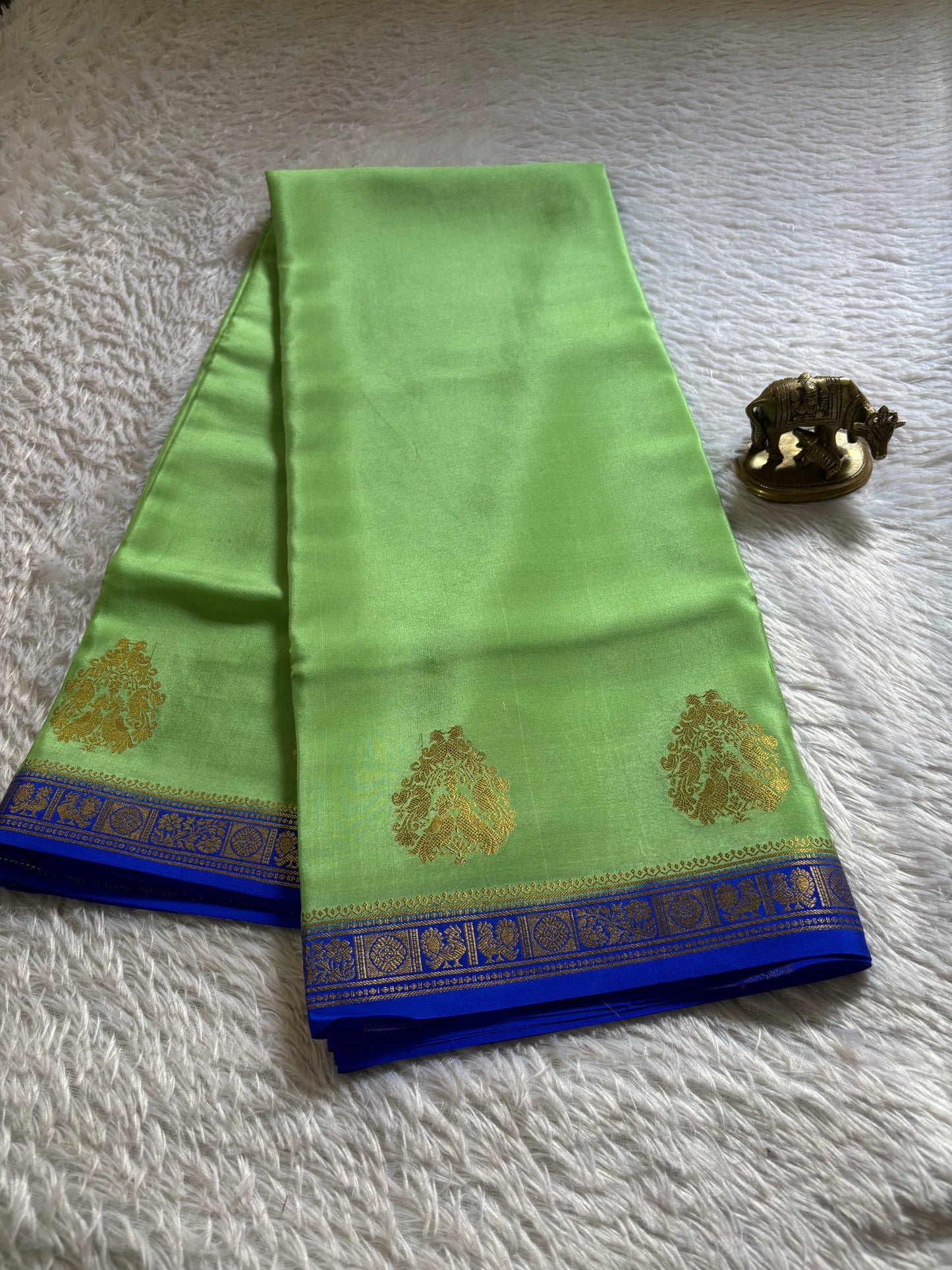 Pragathi (2D) : Mint green-royal blue