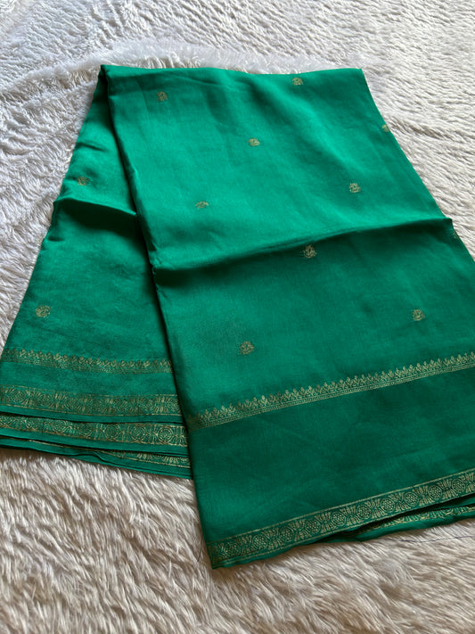 SS104 : Solid Rama green