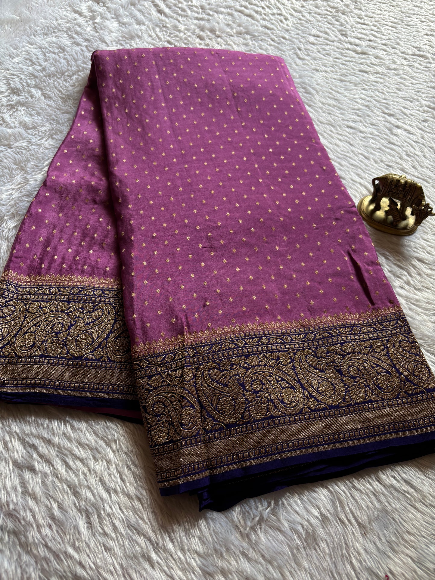 Menaka (2D) : Dusty magenta-dark blue