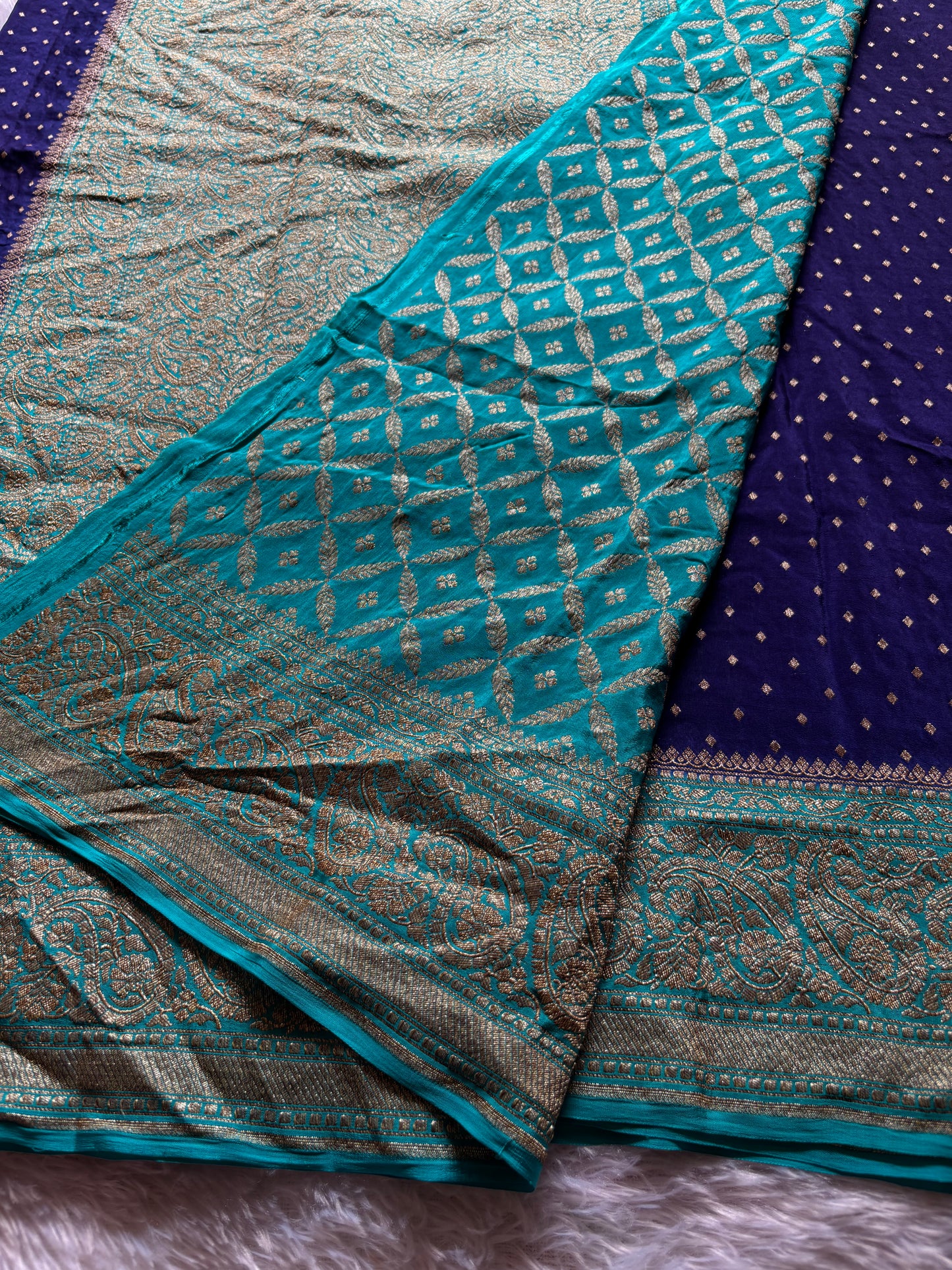 Menaka (2D) : Dark blue-sea blue