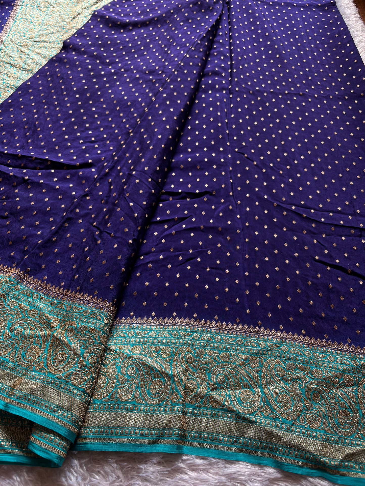 Menaka (2D) : Dark blue-sea blue