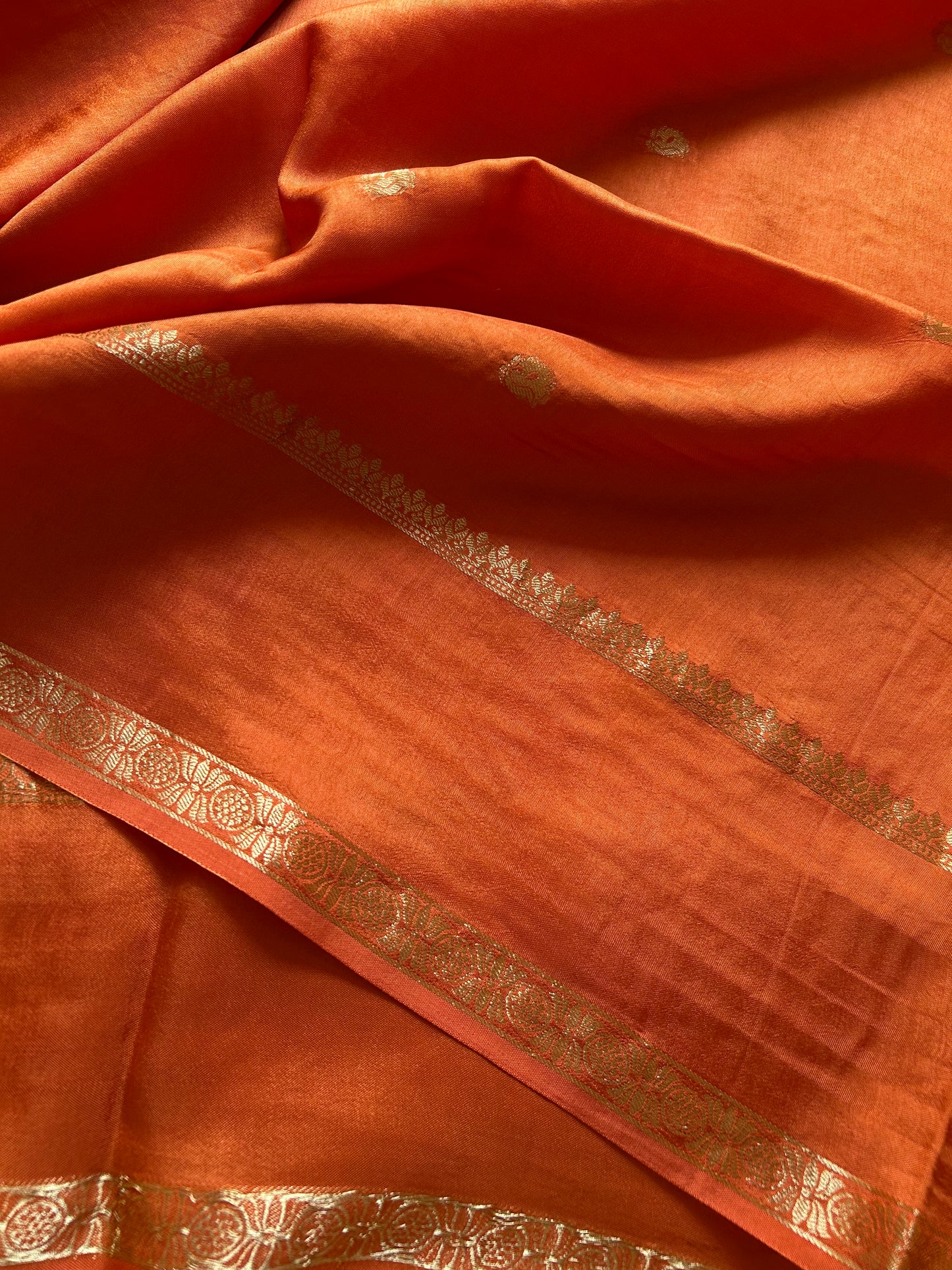 SS104 : Solid Light orange