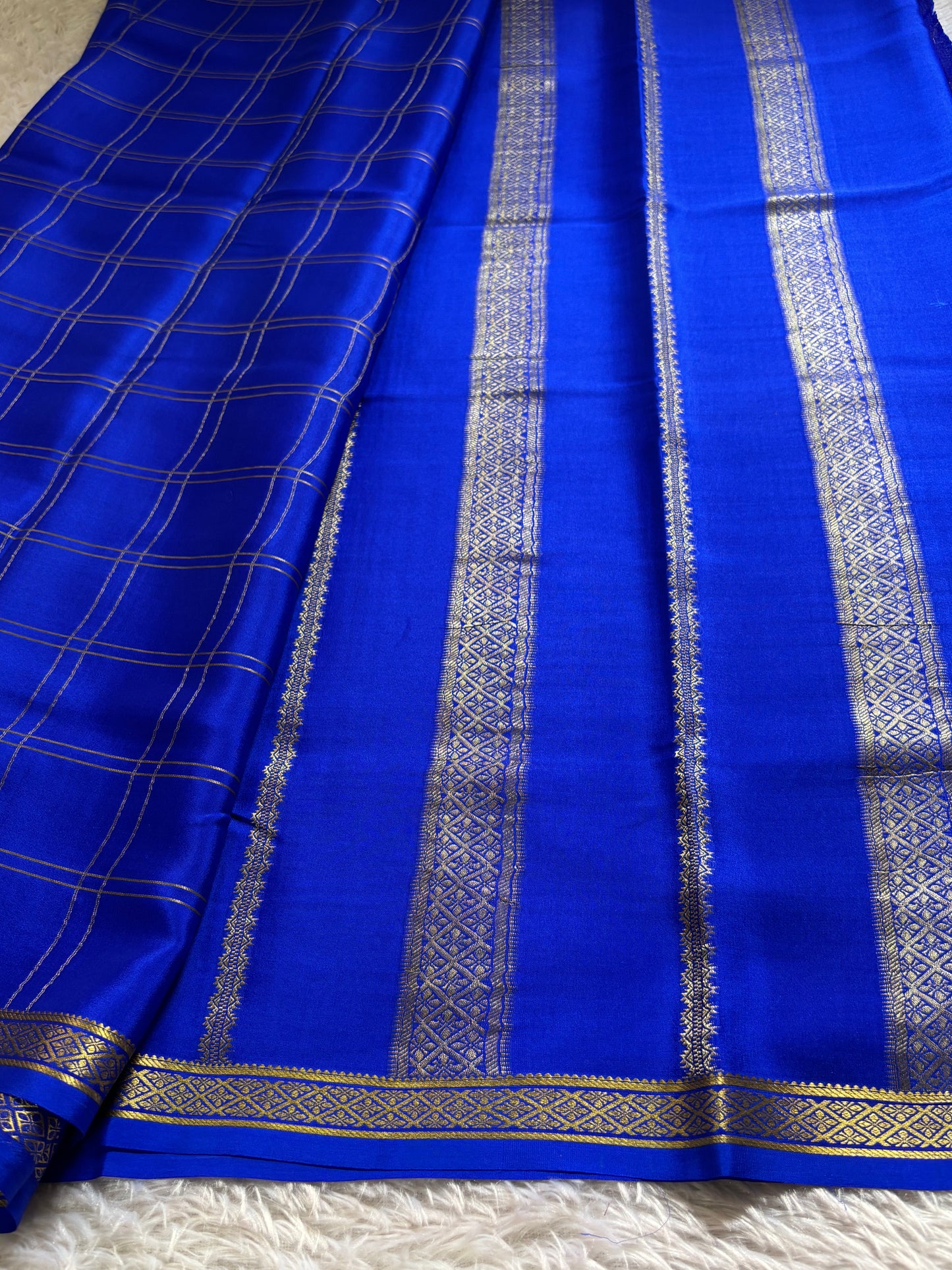 Supriya : Solid Royal blue