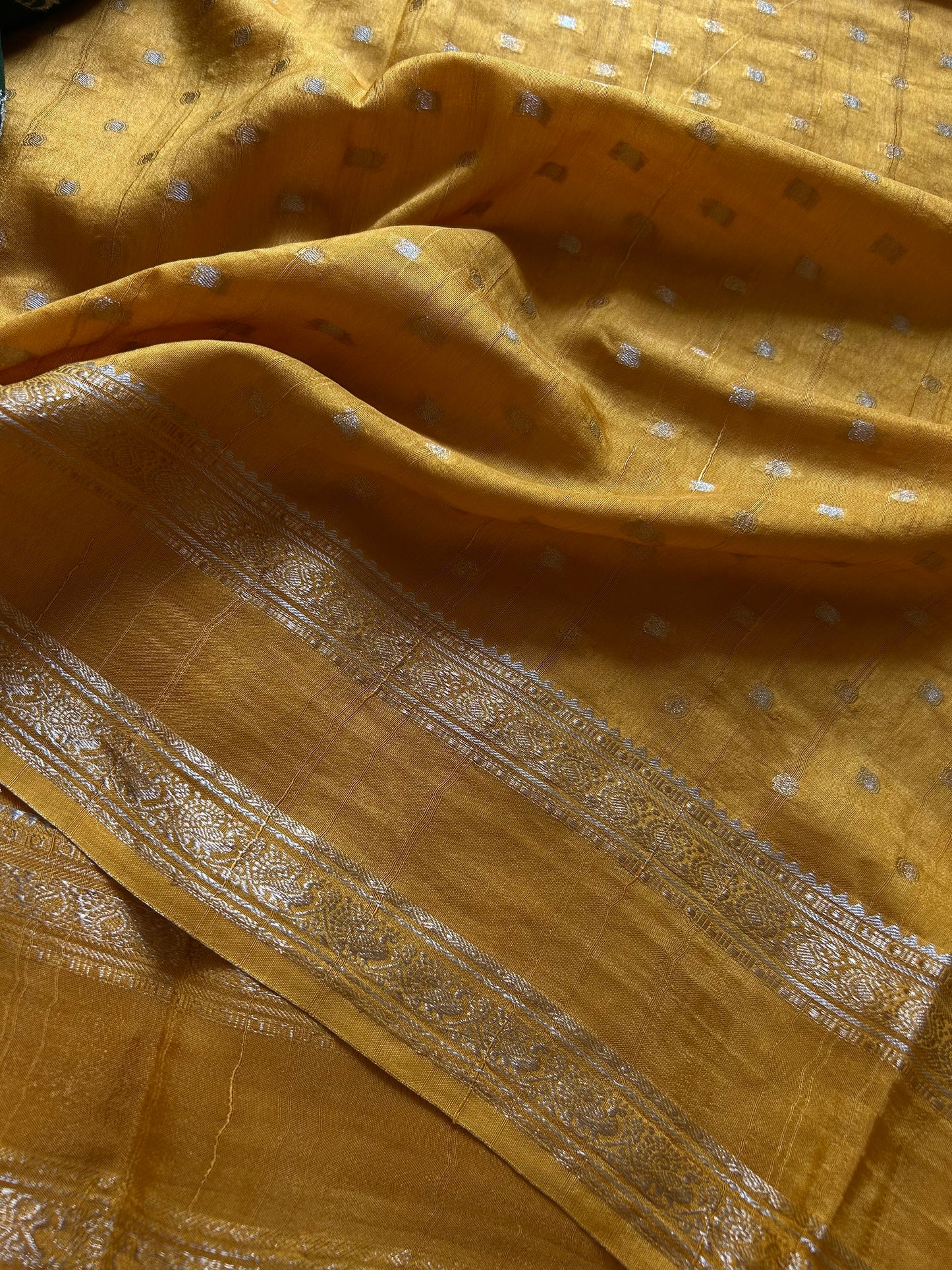 SS101 : Solid Mustard