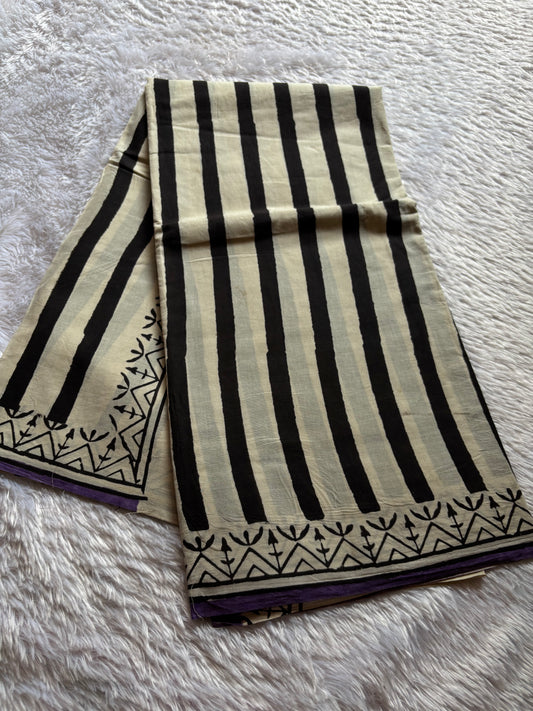 Mulmul : Printed Off white striped