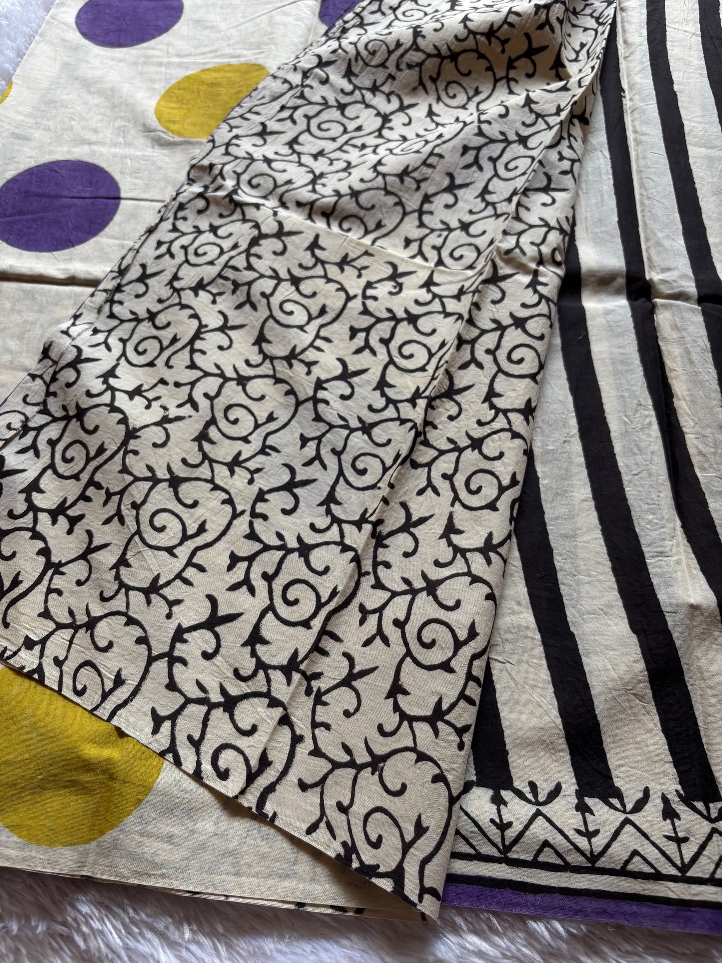 Mulmul : Printed Off white striped