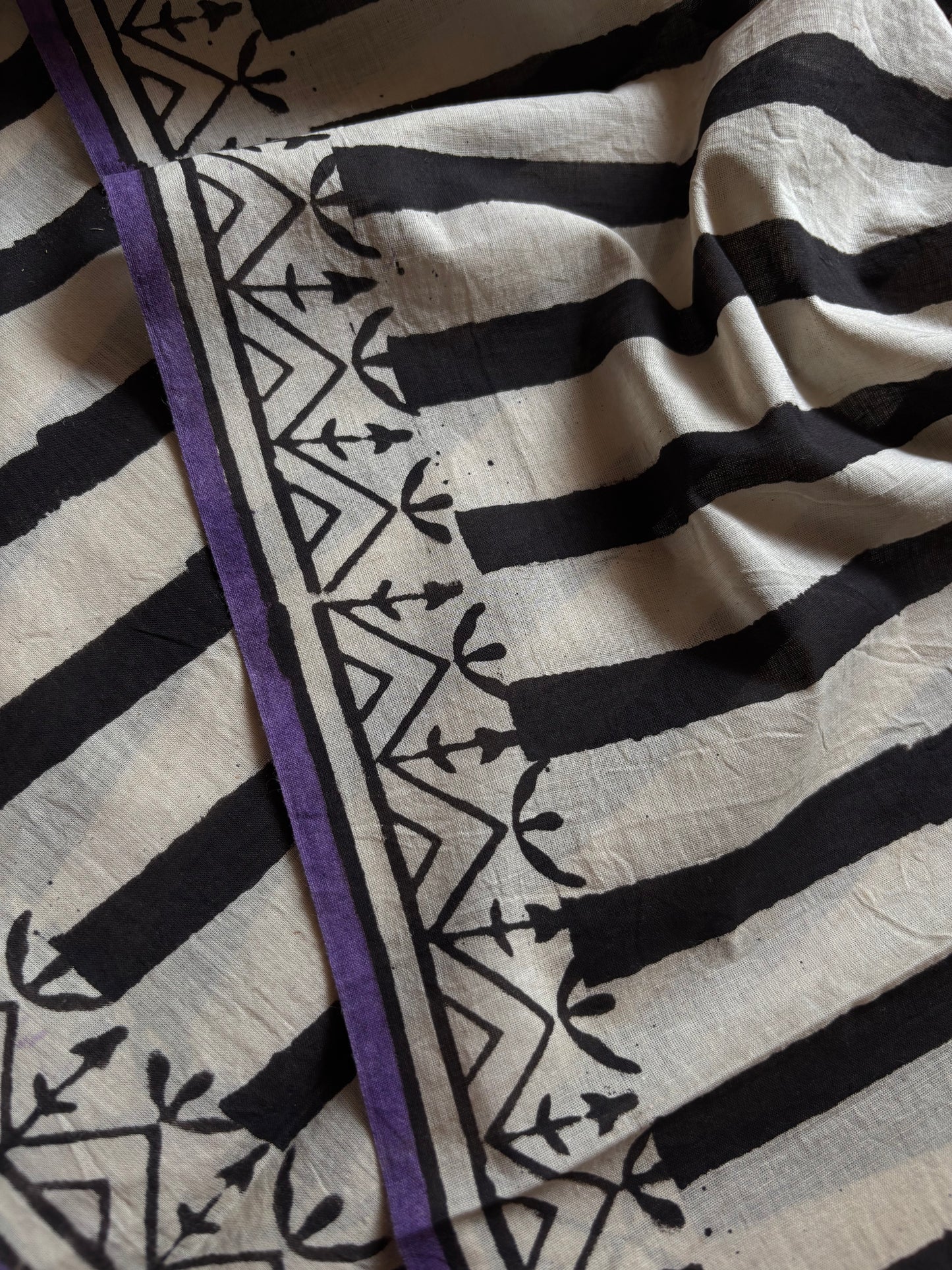 Mulmul : Printed Off white striped