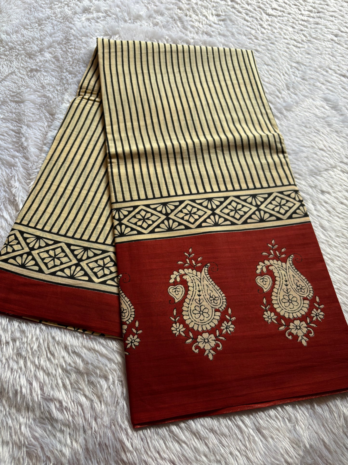 Mulmul : Printed Light beige