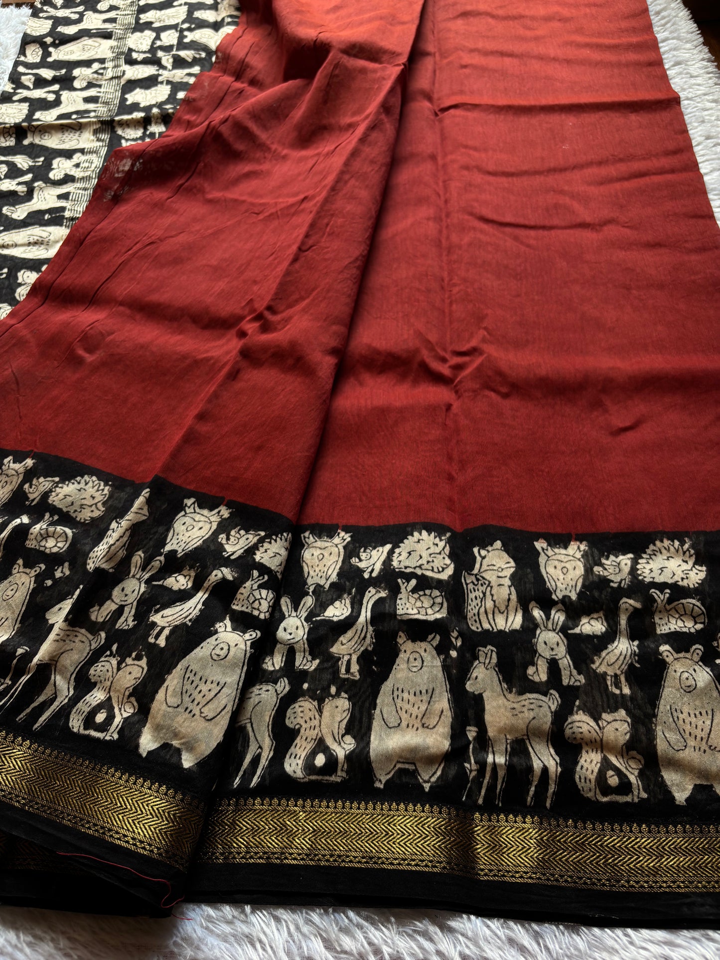 Maheshwari (2D) : Burnt red-black