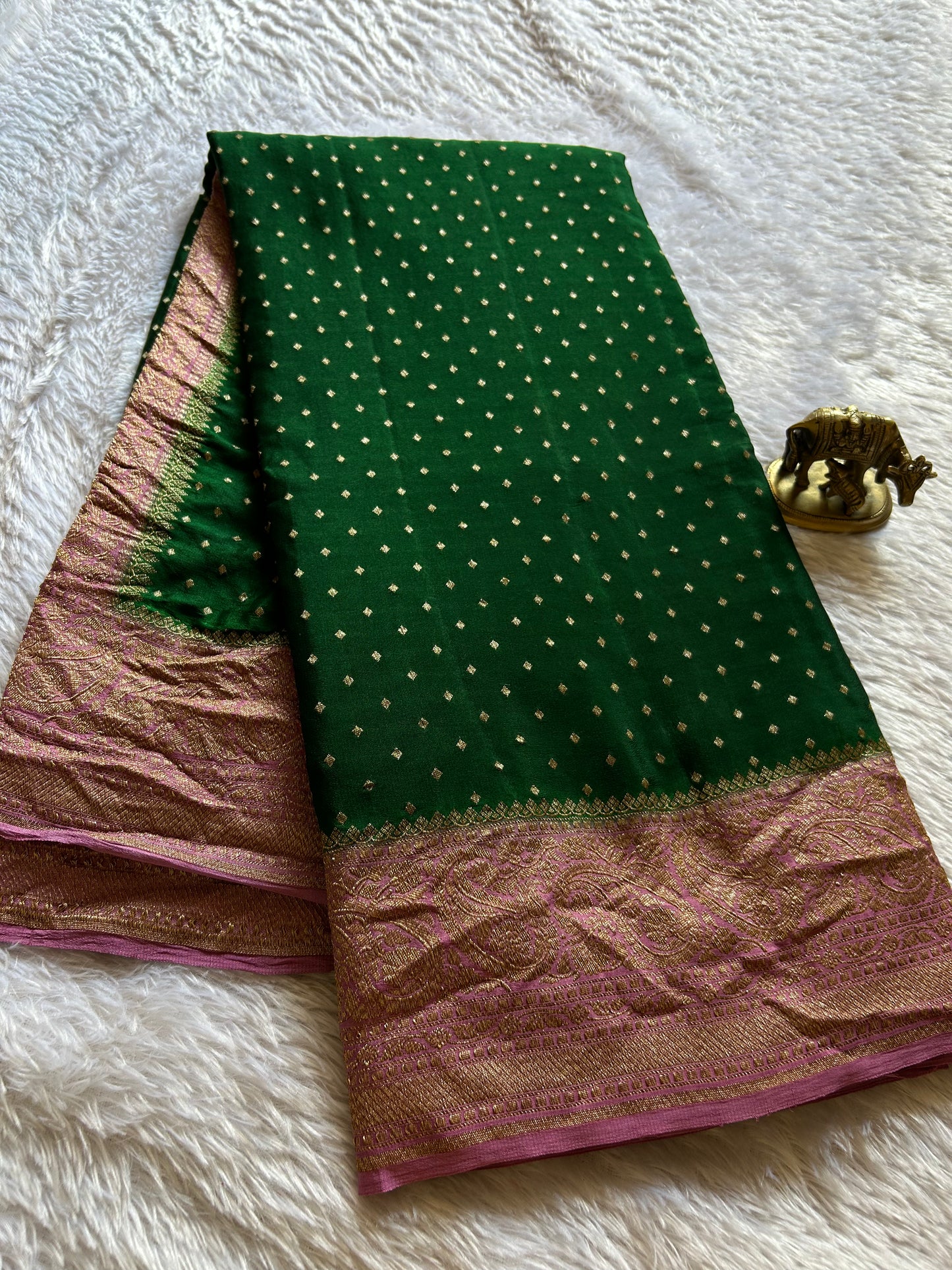 Menaka (2D) : Bottle green-baby pink