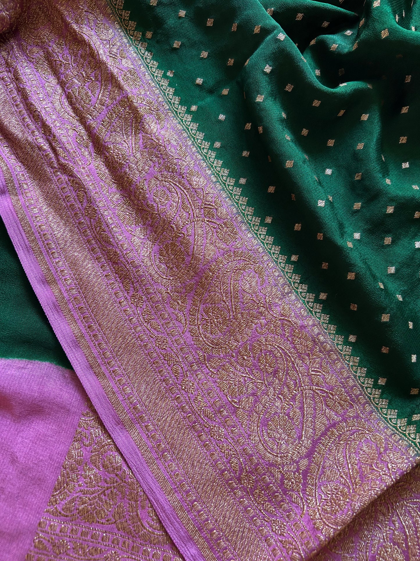Menaka (2D) : Bottle green-baby pink