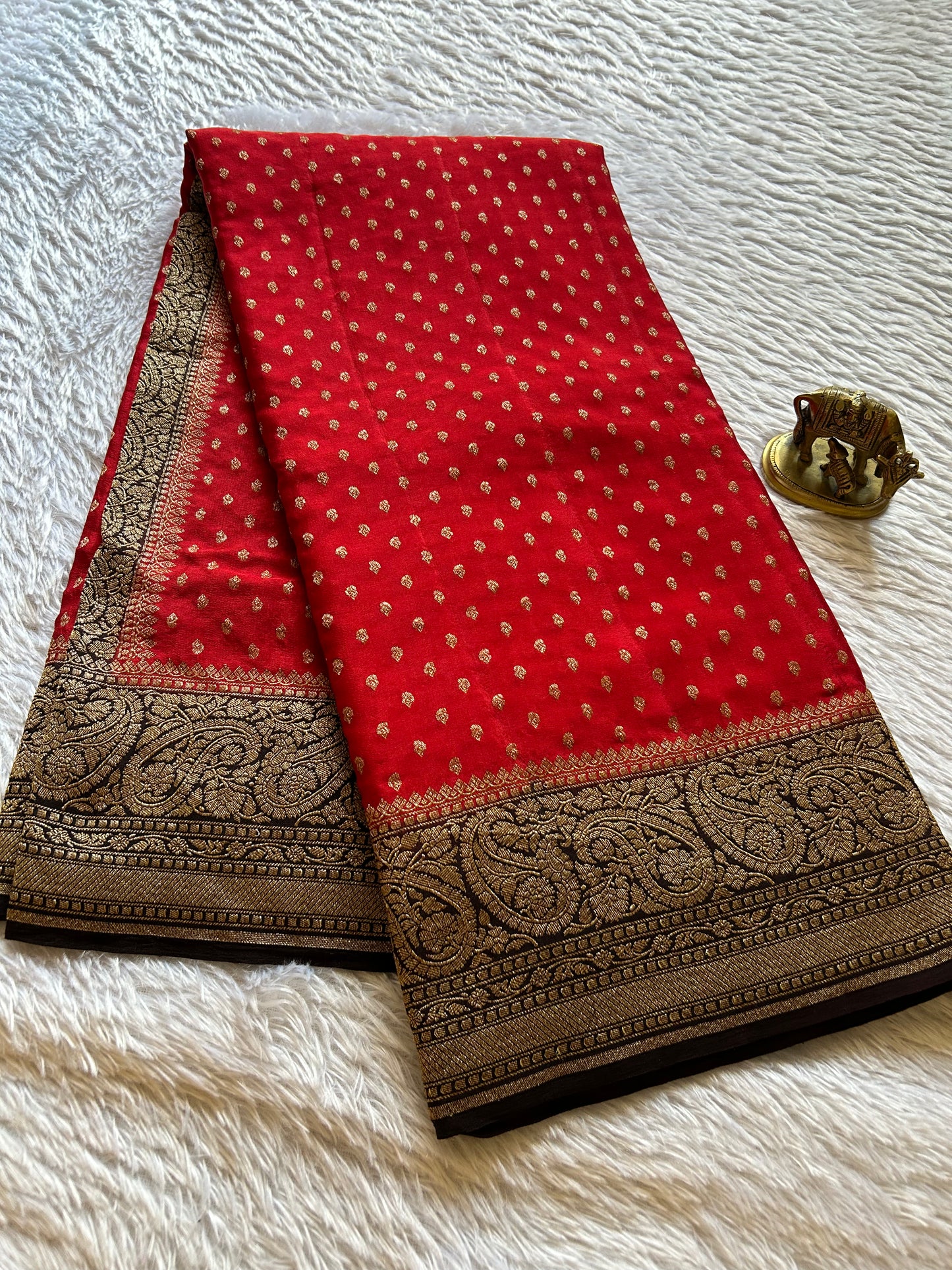 Menaka (2D) : Red-black