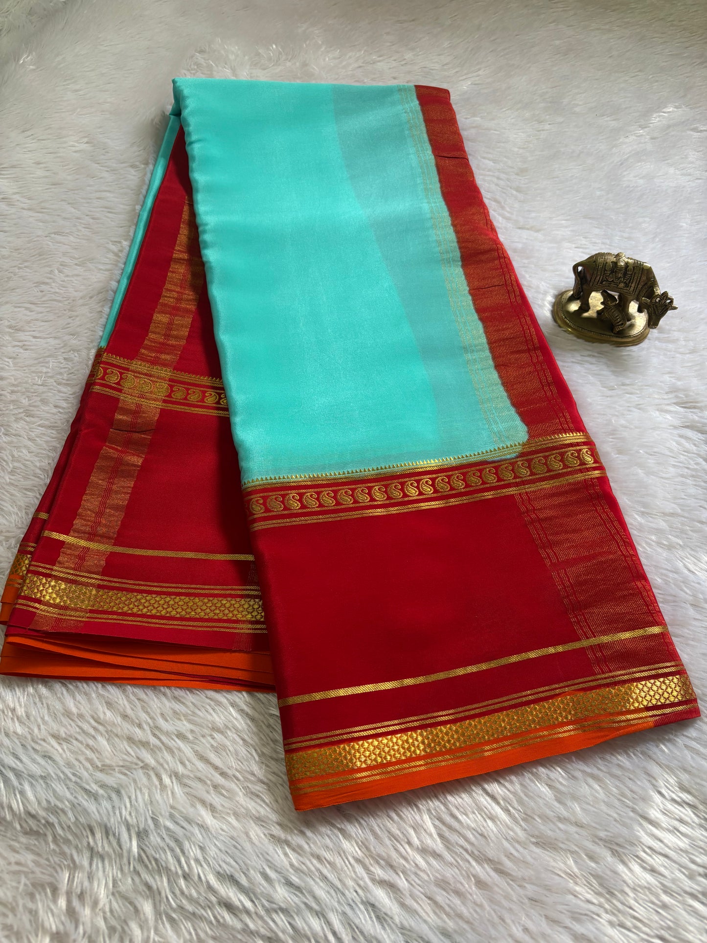 Triguna (3D) : Sea blue-dark red-orange