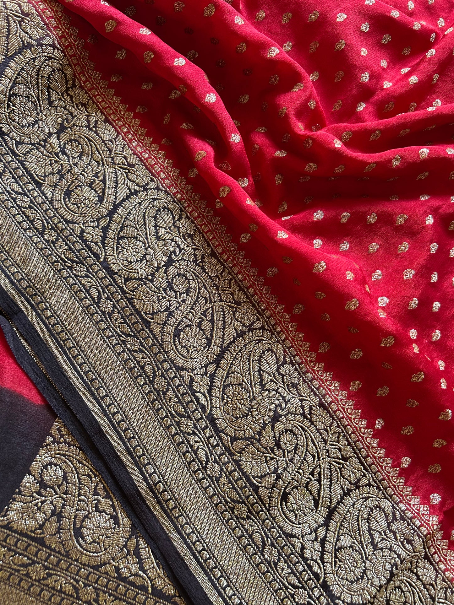 Menaka (2D) : Red-black