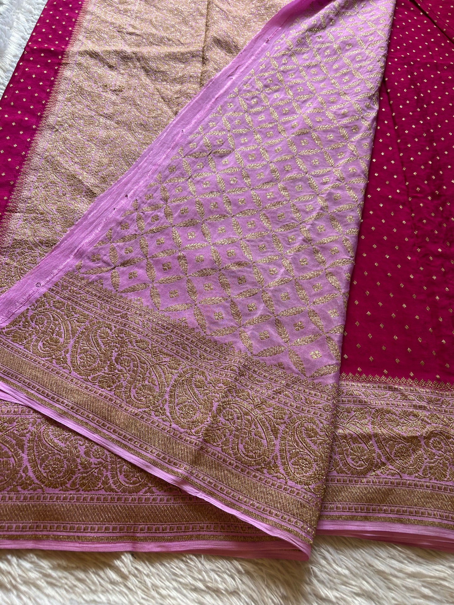 Menaka (2D) : Dark pink-baby pink