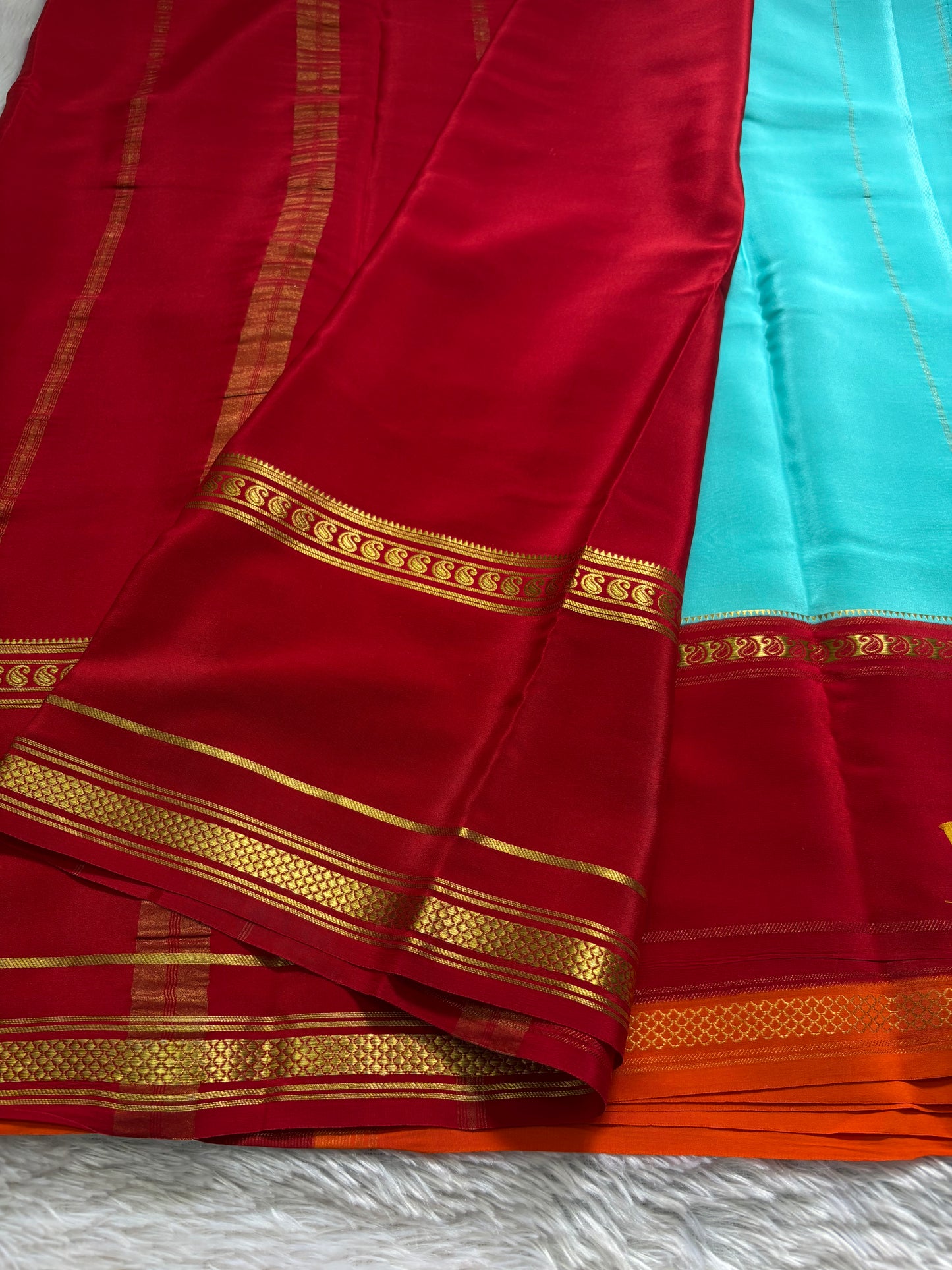 Triguna (3D) : Sea blue-dark red-orange