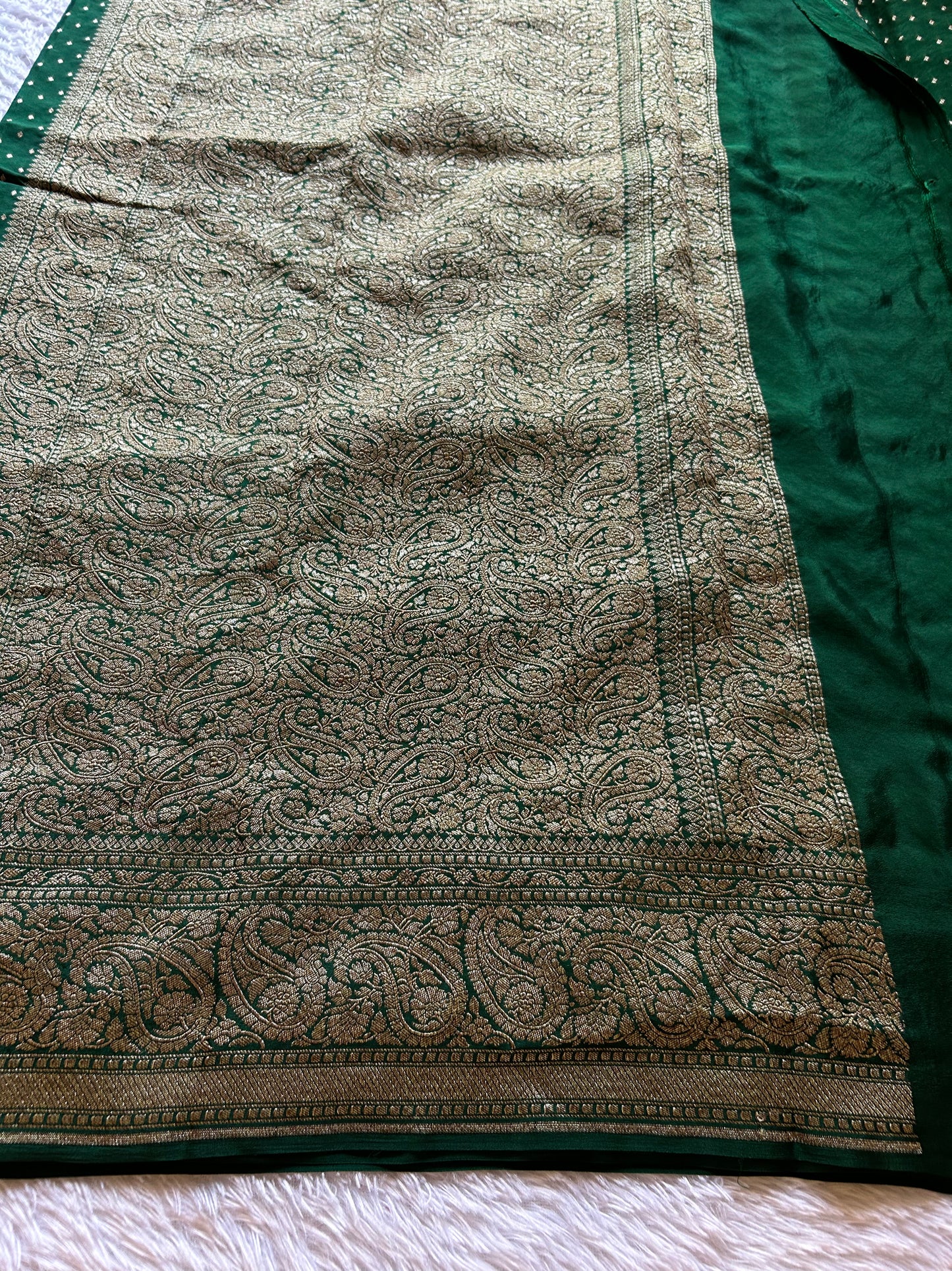 Menaka : Solid Dark green