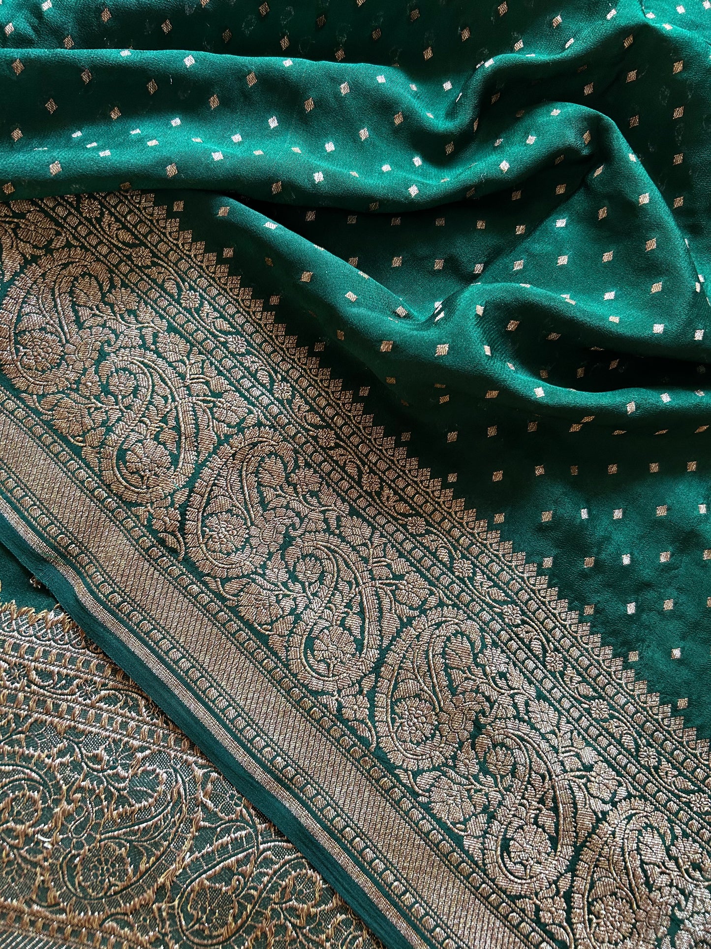 Menaka : Solid Dark green