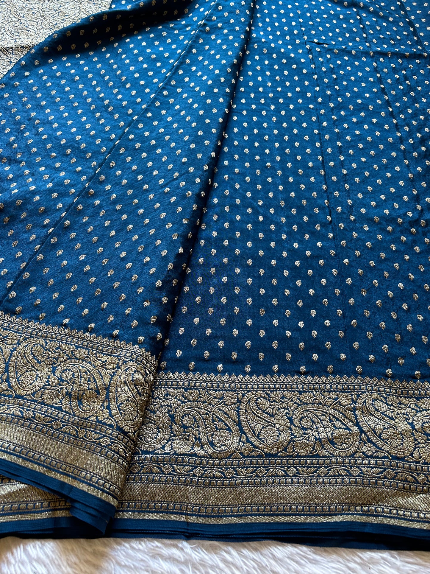 Menaka : Solid Dark blue