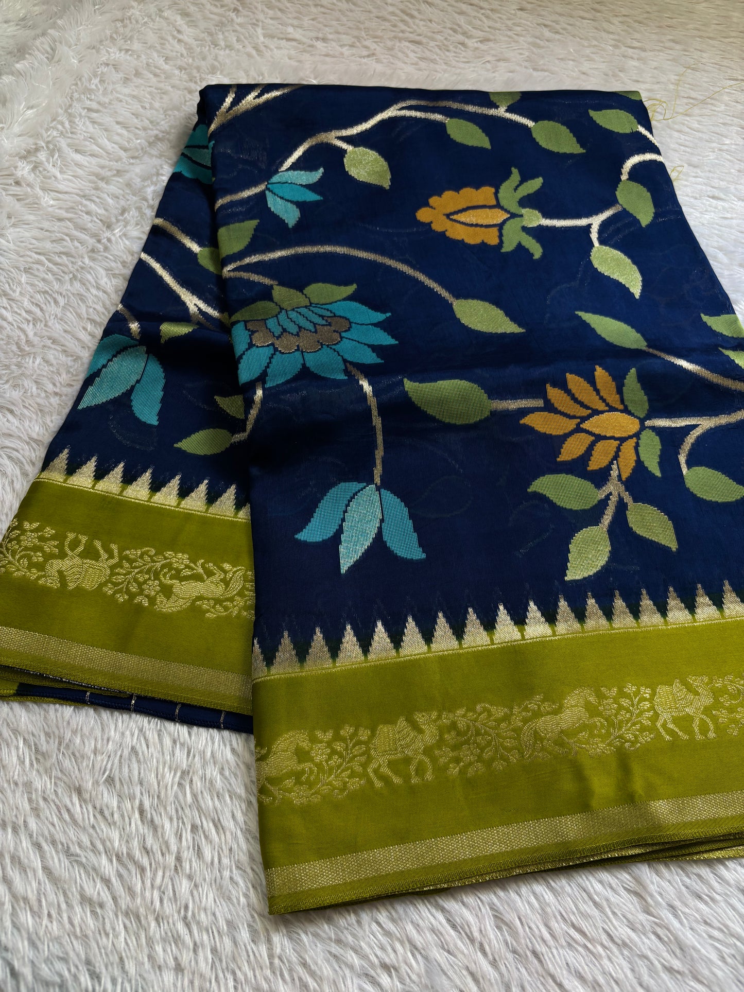 SS134 (2D) : Dark blue-mehendi green