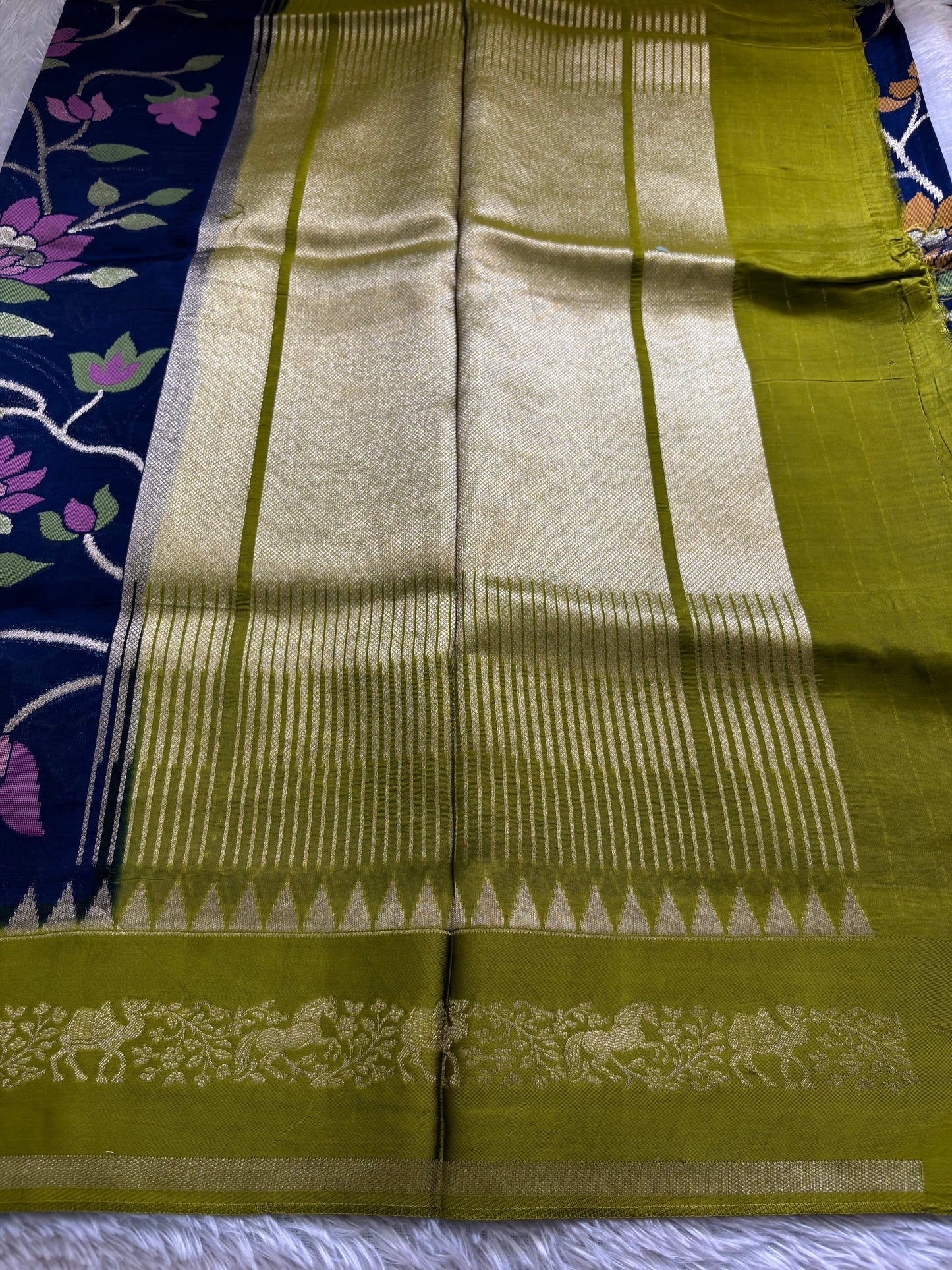 SS134 (2D) : Dark blue-mehendi green