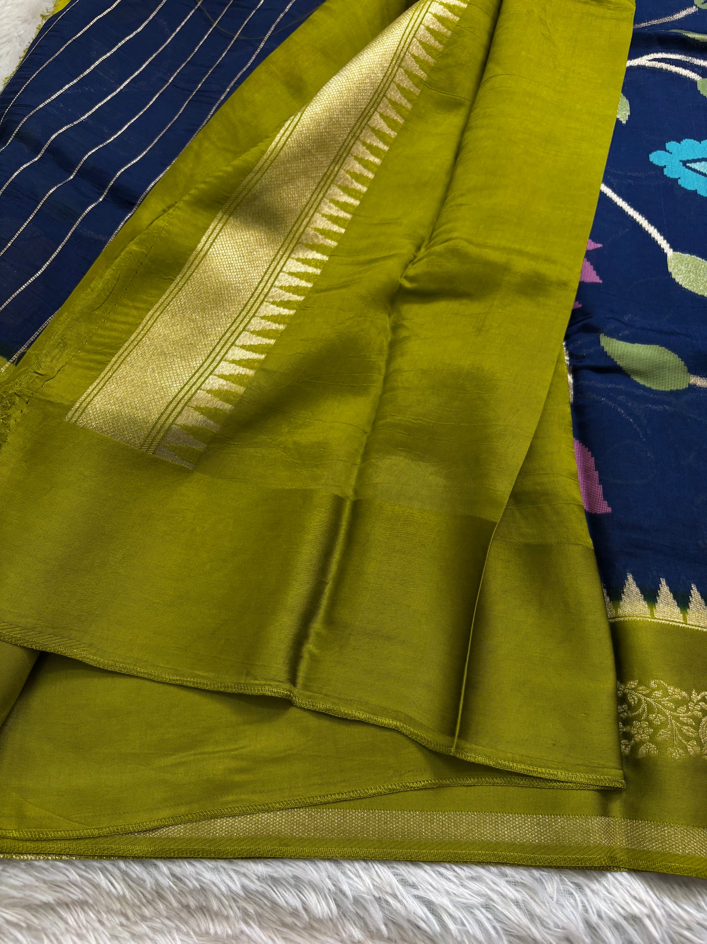 SS134 (2D) : Dark blue-mehendi green