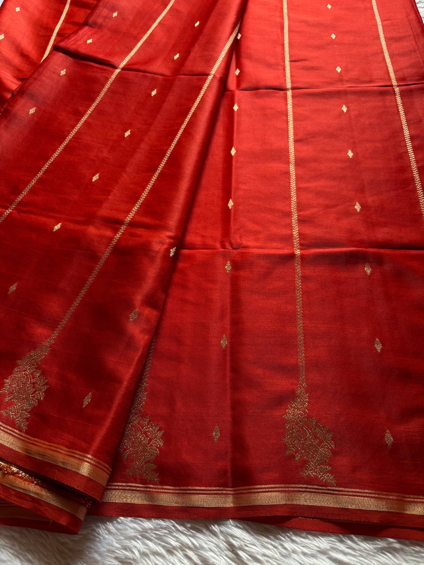 SS114 : Solid Red