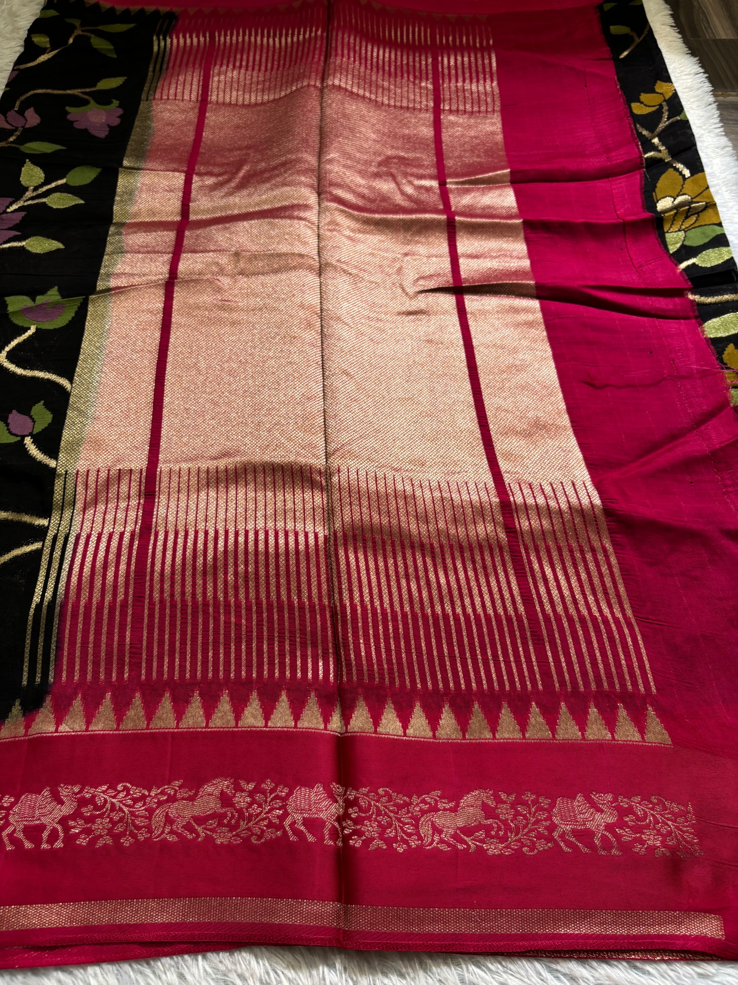 SS134 (2D) : Black-pink