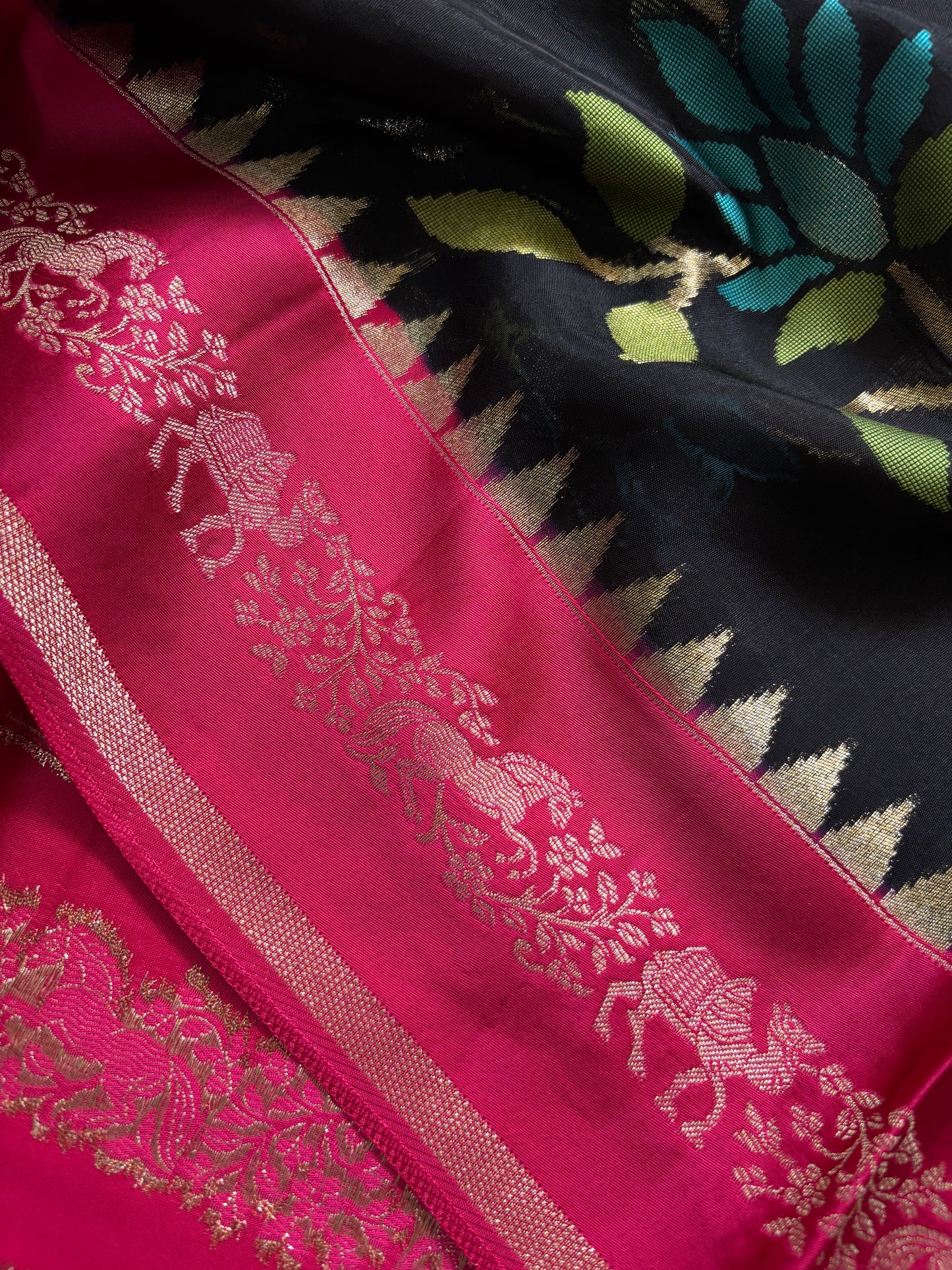 SS134 (2D) : Black-pink