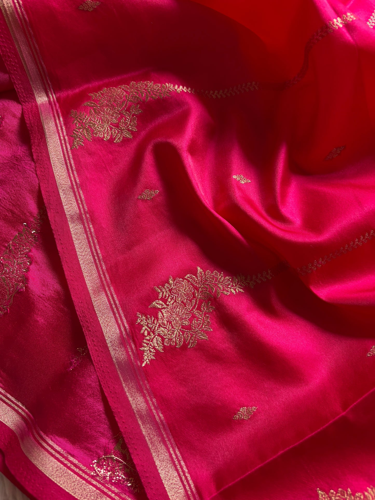 SS114 : Solid Rani pink