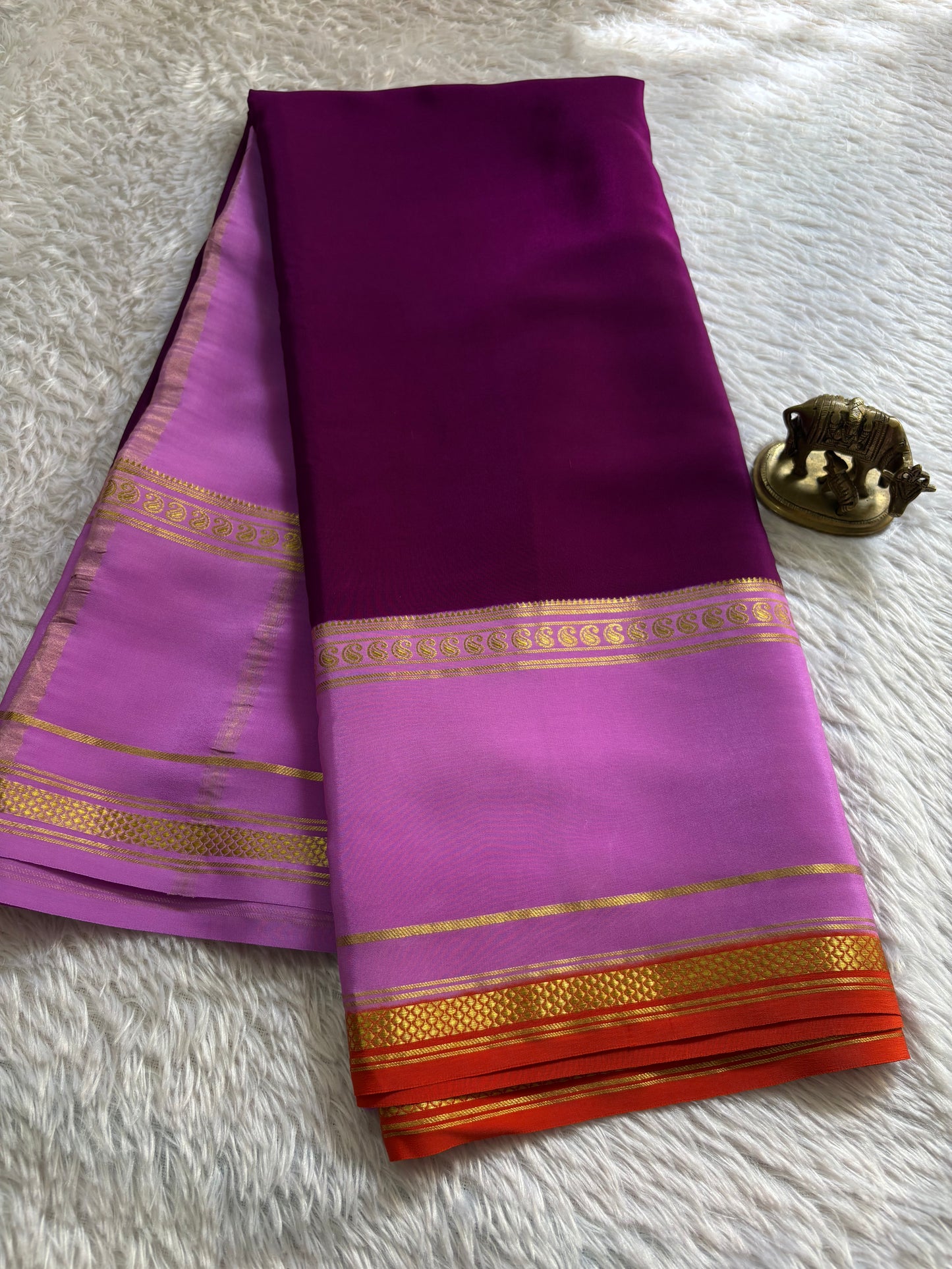 Triguna (3D) : Deep plum-lavender-orange