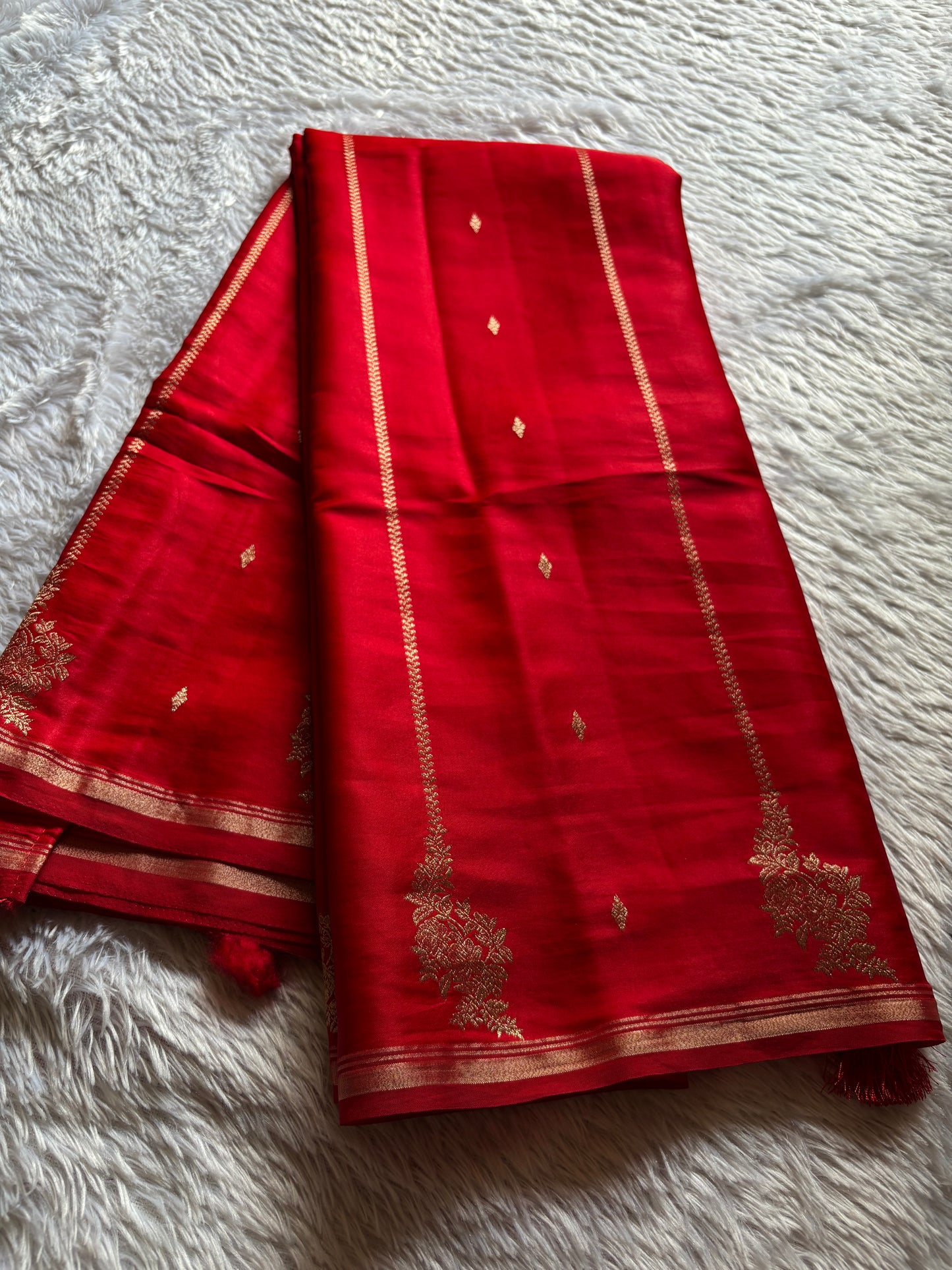 SS114 : Solid Dark red
